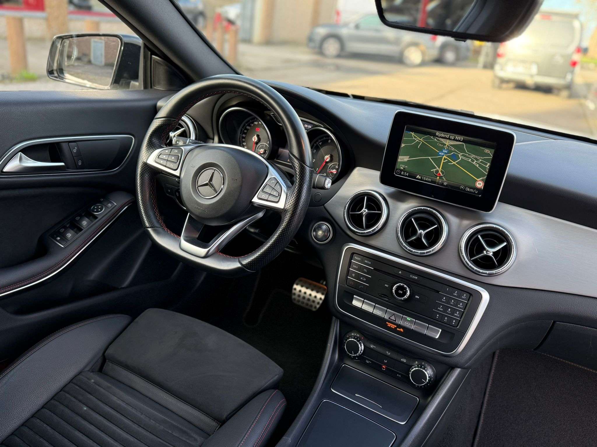 Mercedes-Benz CLA 180 122CV PACK AMG BOITE AUTO GPS LED CUIR CLIM CAMERA