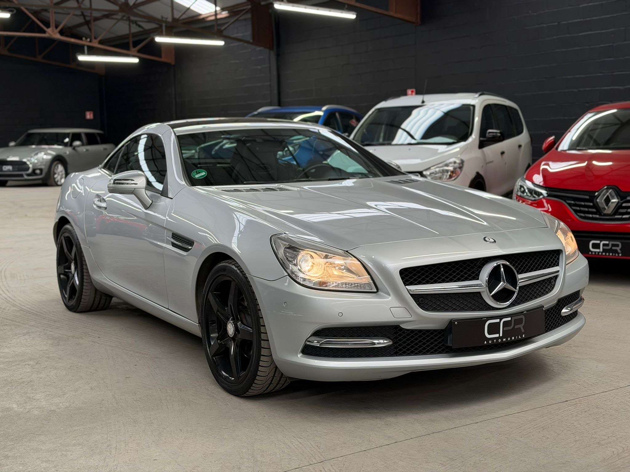 Mercedes-Benz SLK 200 i * TOIT PANO * GPS * CAMERA * SIEGE CH * RADAR