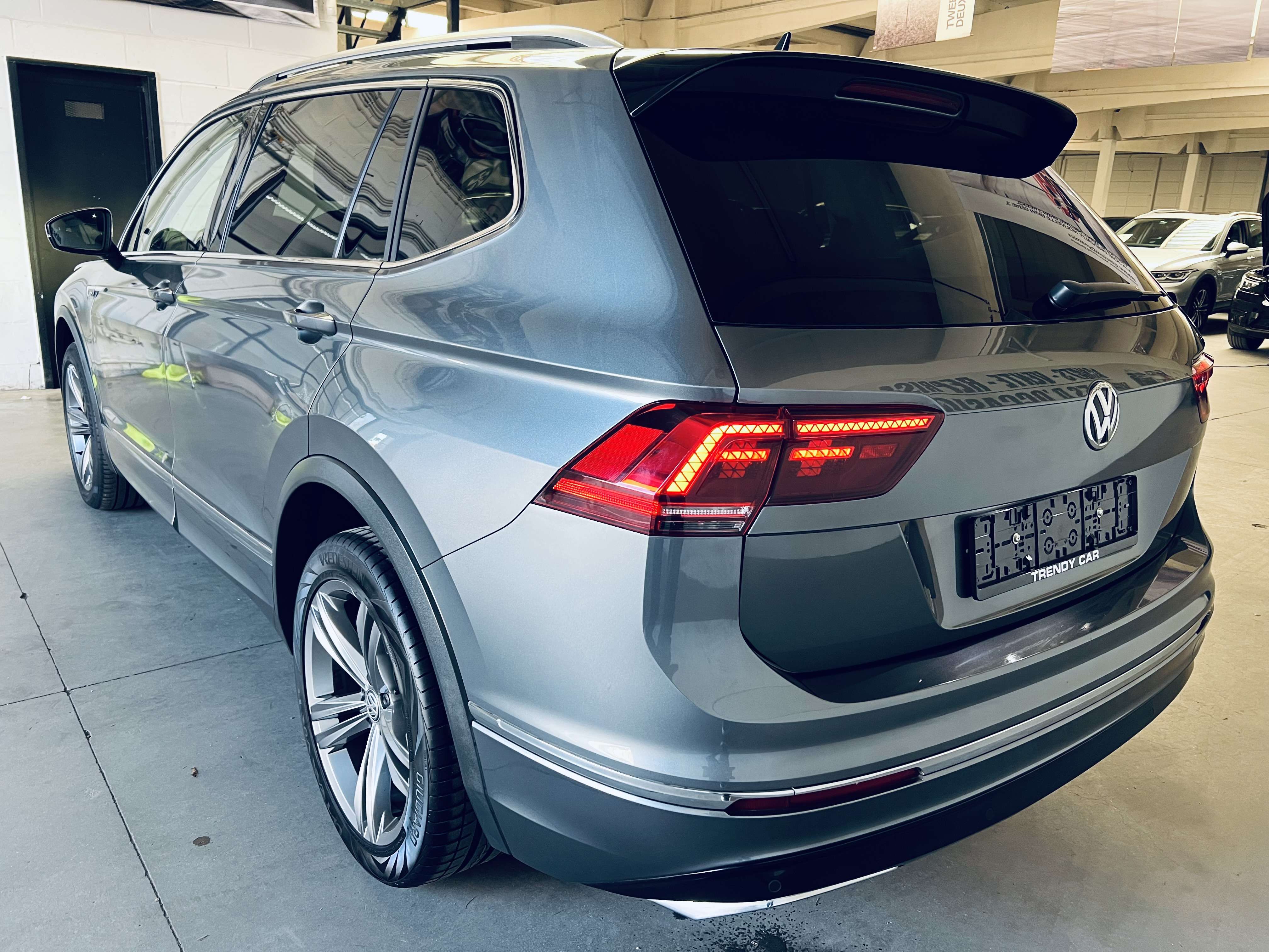 Volkswagen Tiguan Allspace 1.5 TSI Highline R-Line DSG+TVA+NAVI+PANO+GARANTIE
