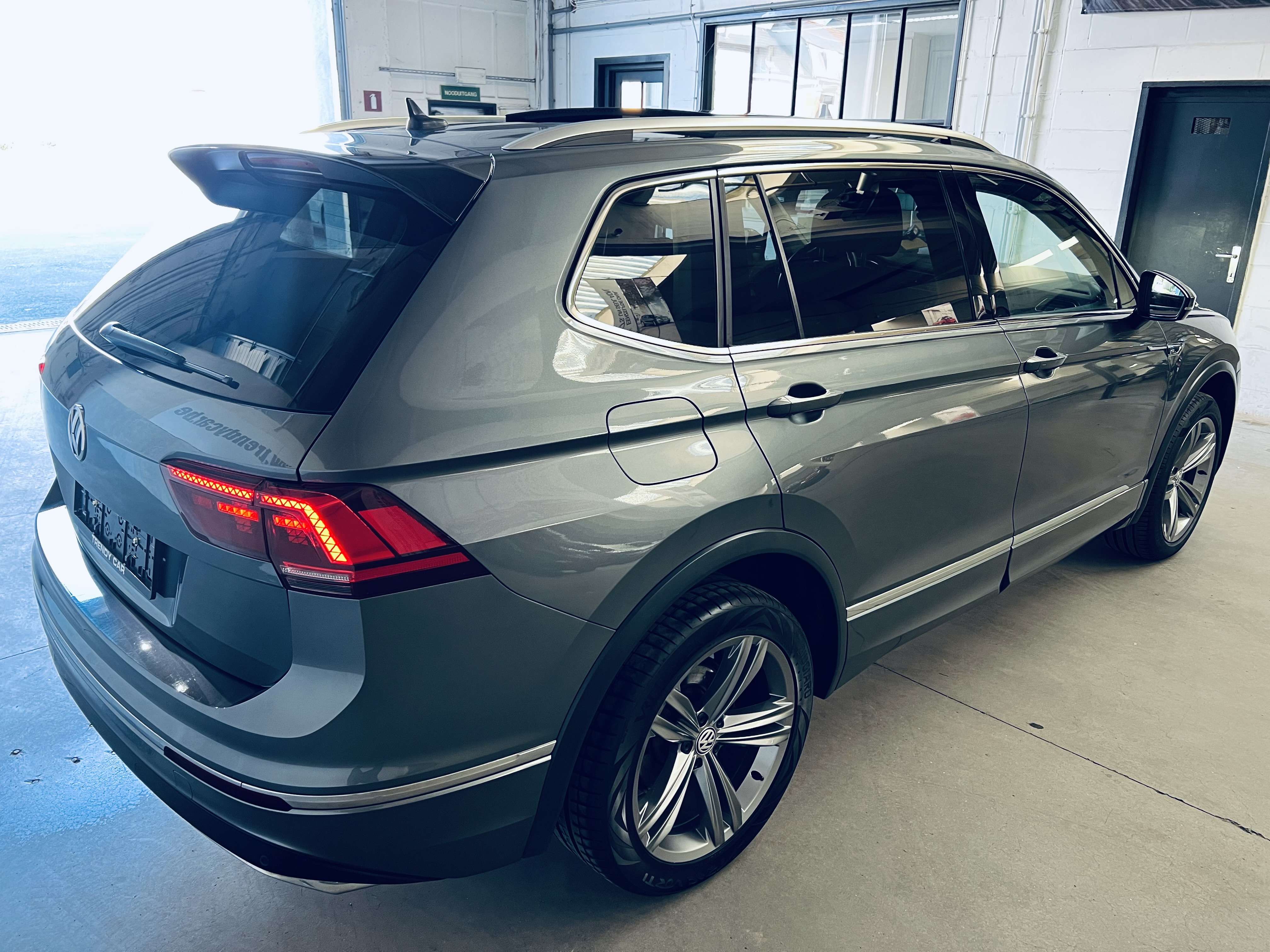 Volkswagen Tiguan Allspace 1.5 TSI Highline R-Line DSG+TVA+NAVI+PANO+GARANTIE