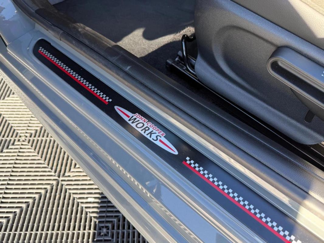 Mini Cabriolet 2.0 230 JOHN COOPER WORKS CABRIOLET ENTRETIEN COMPLET MINI- SON HARMAN KARDON-CARPLAY