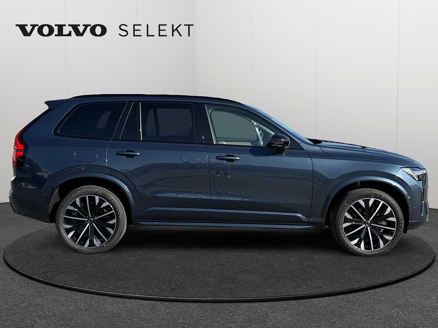 Volvo XC90 XC90 Plus, T8 AWD Plug-in Hybrid, Elektrisch/Benzin, Dark, 7 Sitze