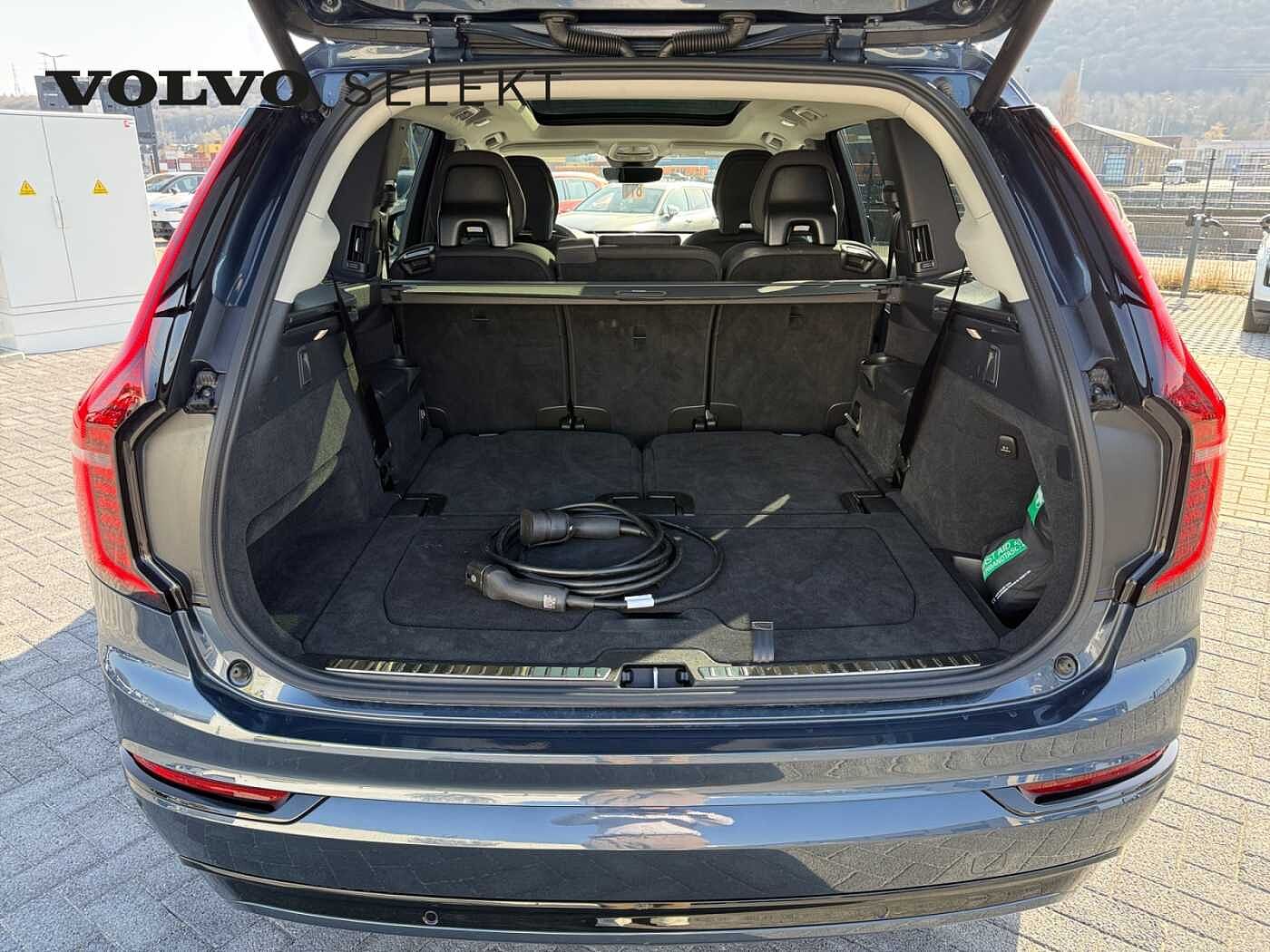 Volvo XC90 XC90 Plus, T8 AWD Plug-in Hybrid, Elektrisch/Benzin, Dark, 7 Sitze