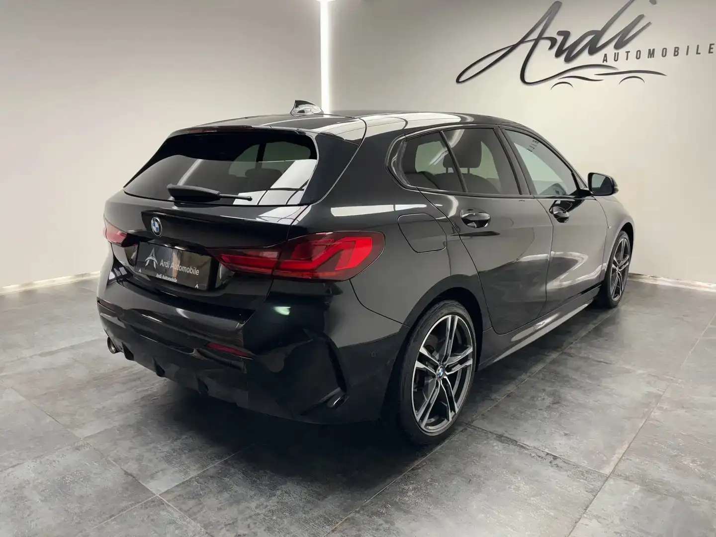 BMW 118 iA *PACK M*CARPLAY*FULL LED*1ER PROPRIO*GARANTIE*