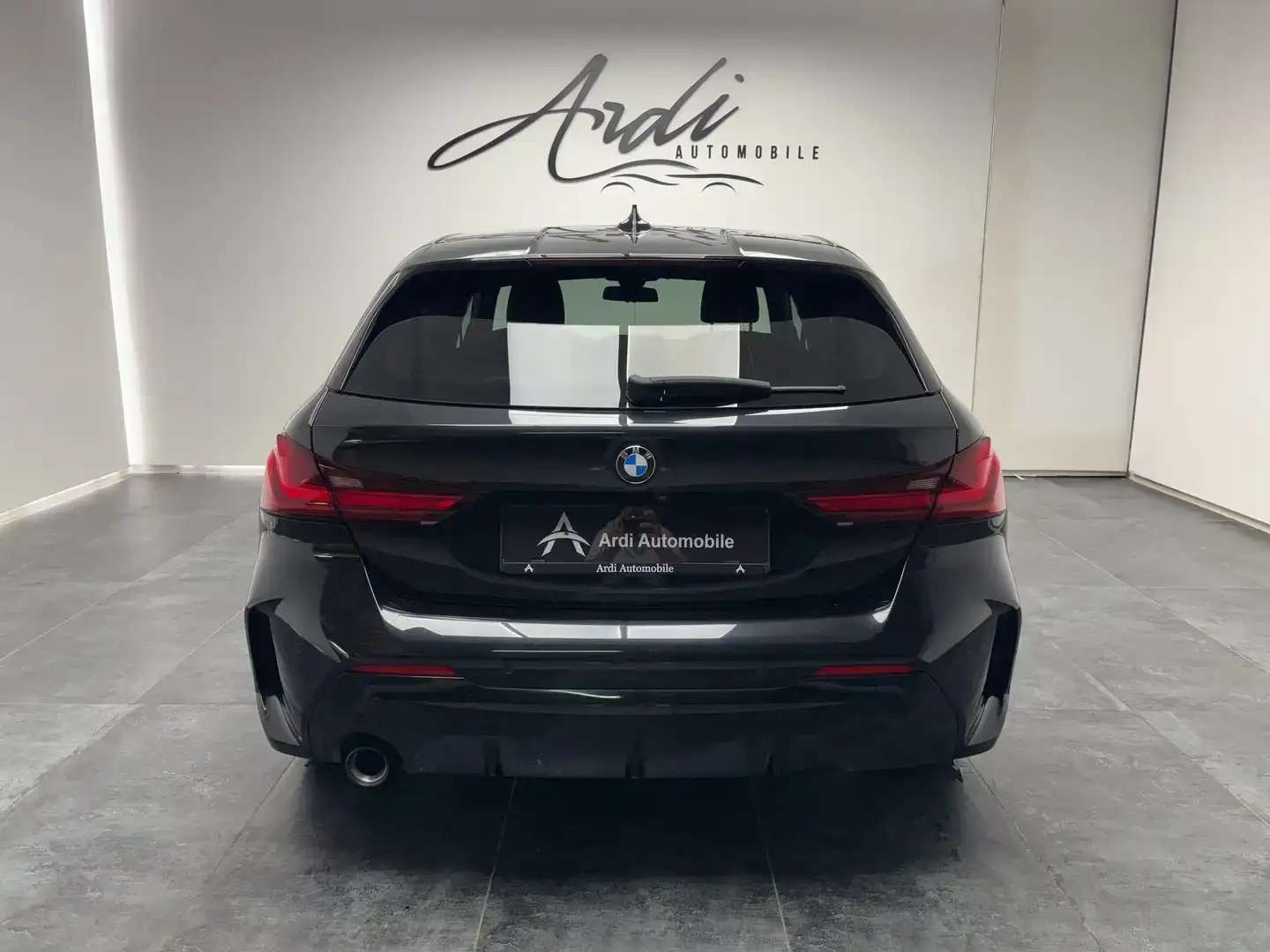 BMW 118 iA *PACK M*CARPLAY*FULL LED*1ER PROPRIO*GARANTIE*