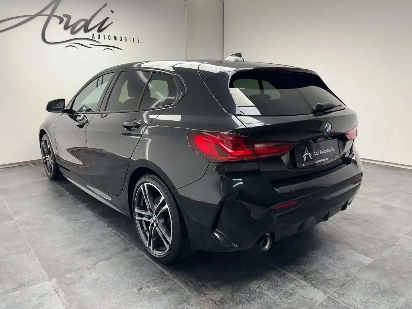 BMW 118 iA *PACK M*CARPLAY*FULL LED*1ER PROPRIO*GARANTIE*