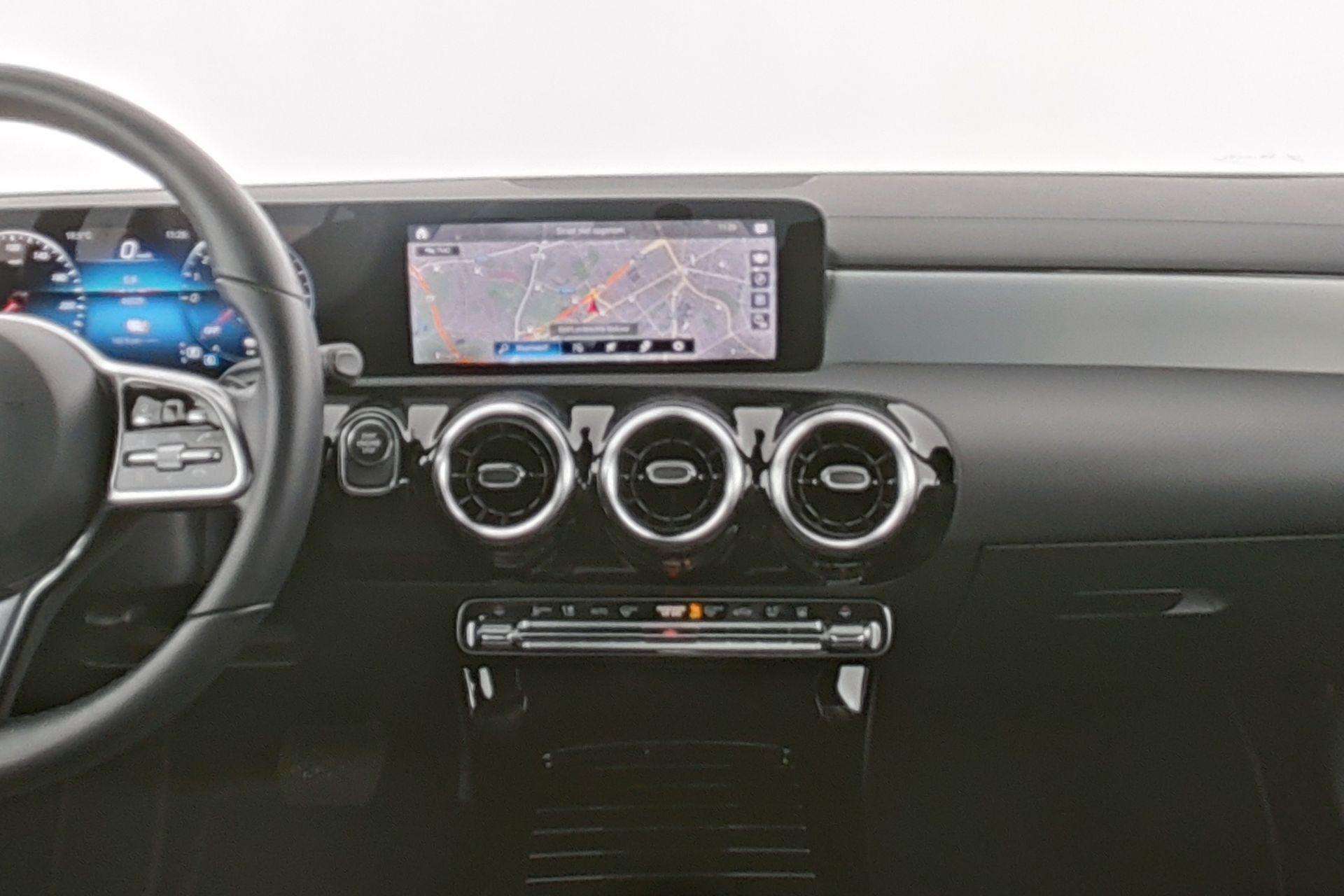 Mercedes-Benz CLA 250 250e Luxury Line