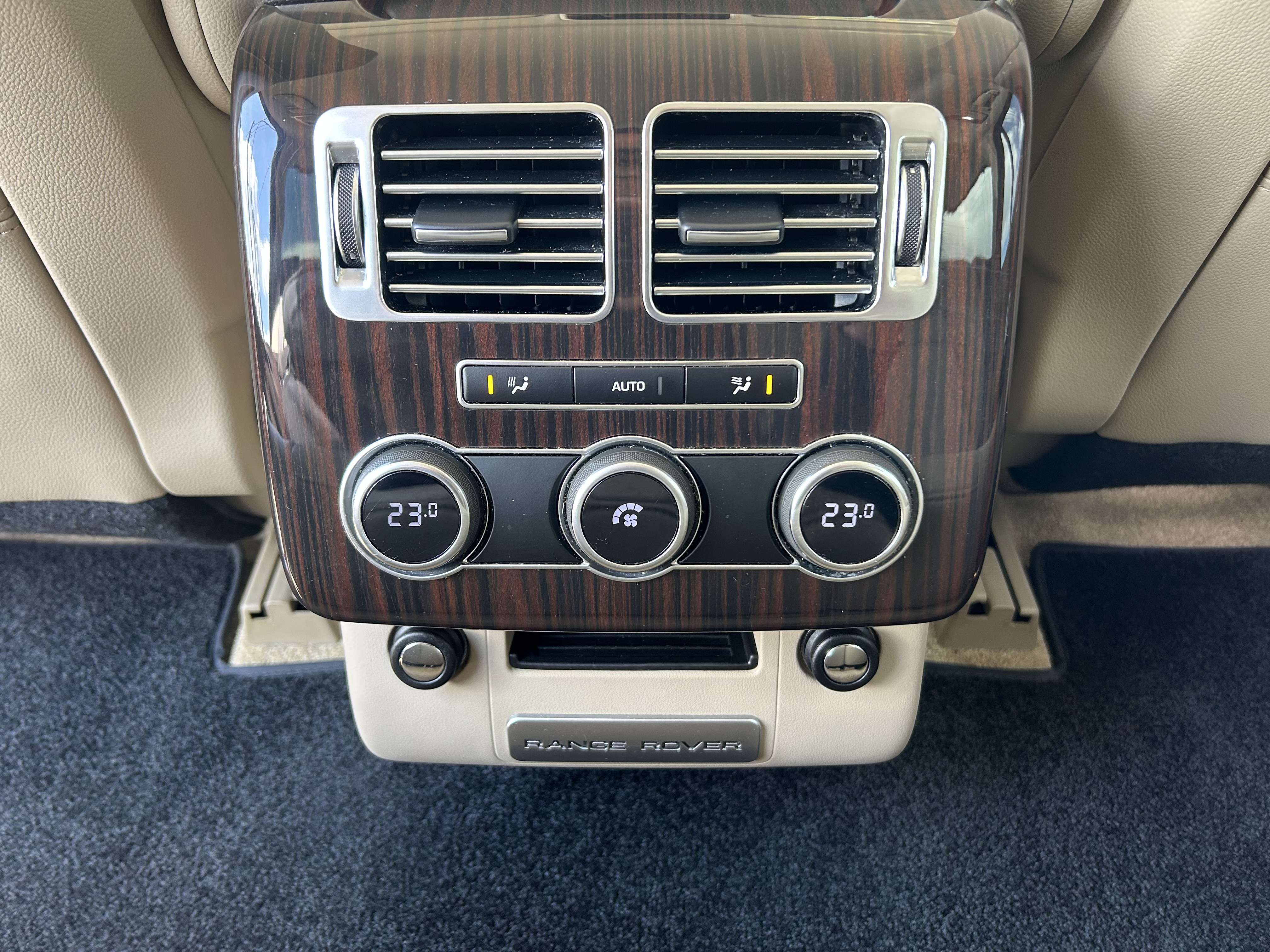 Land Rover Range Rover 3.0 TDV6 Vogue avec carnet d'entretien complet