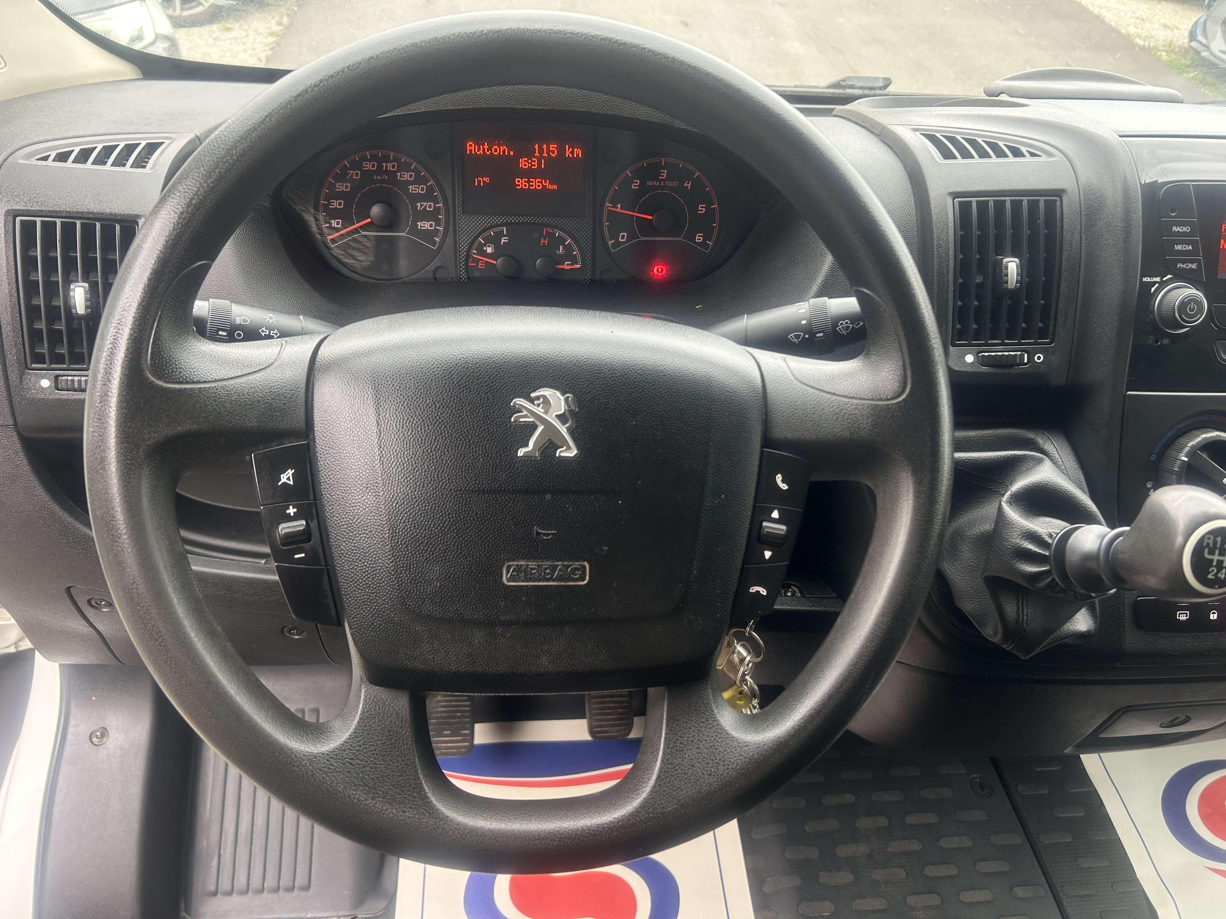 Peugeot Boxer 2.0 BlueHDi 163 CAISSE ALU AVEC GALERIE DE TOIT