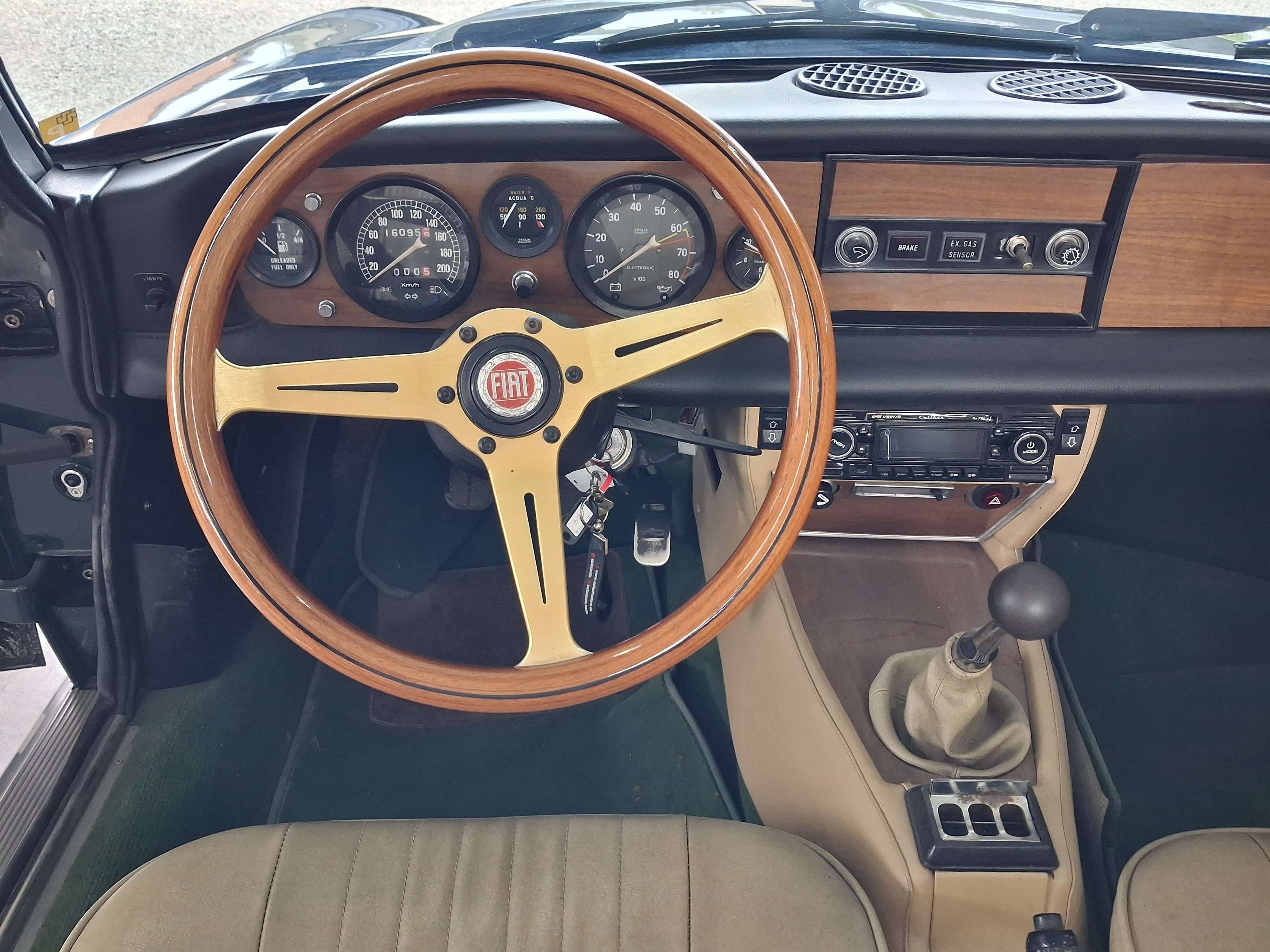 Fiat 124 Spider 2000     SPIDER     ANCETRE     44 ANS