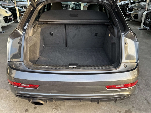 Audi RS Q3 RS Q3 2.5 TFSI Quattro S tronic_1ERPROP_CAMERA_