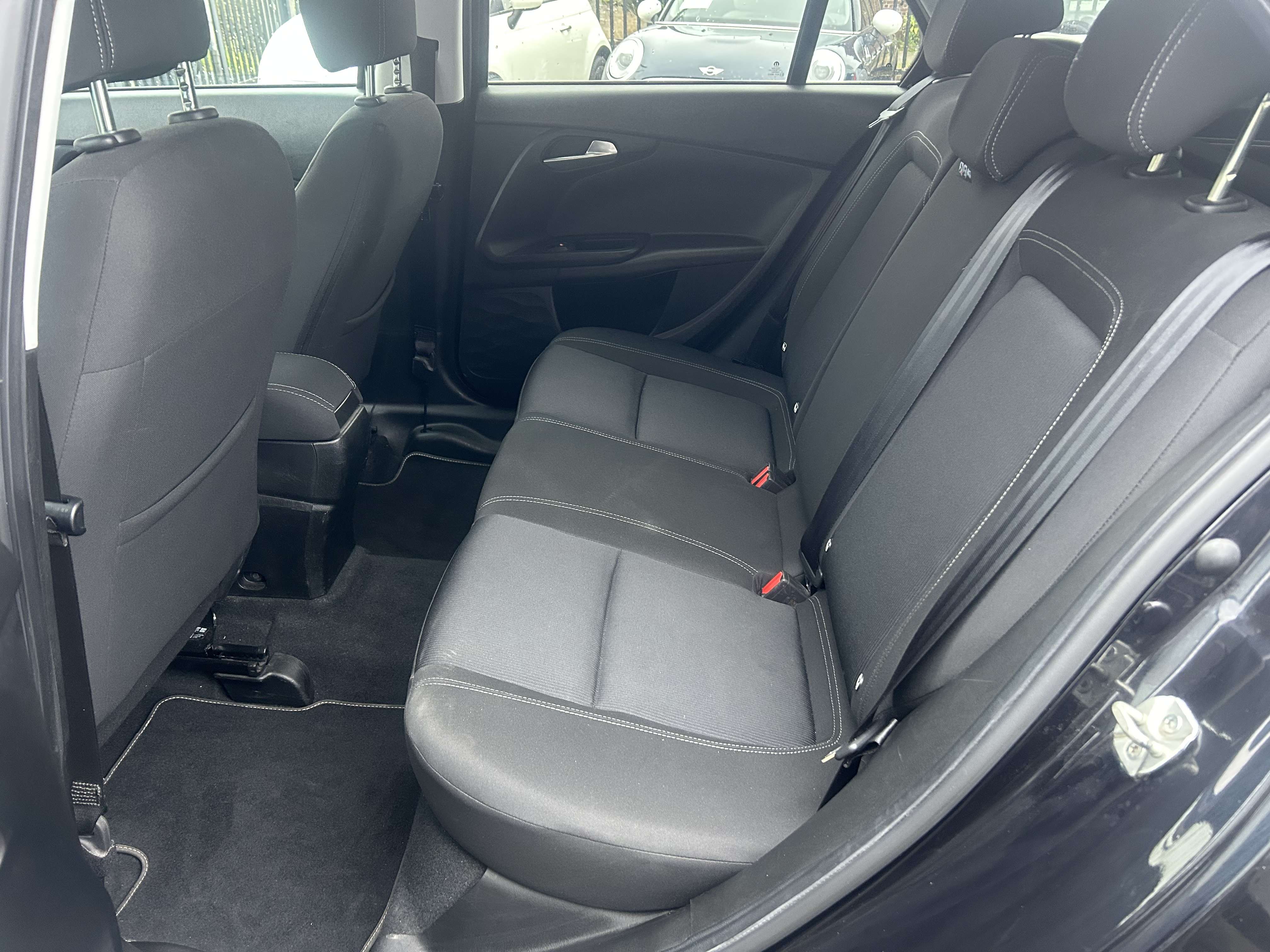 Fiat Tipo SW 1.6 MultiJet Mirror S **REGULATEUR/CAMERA/GPS**