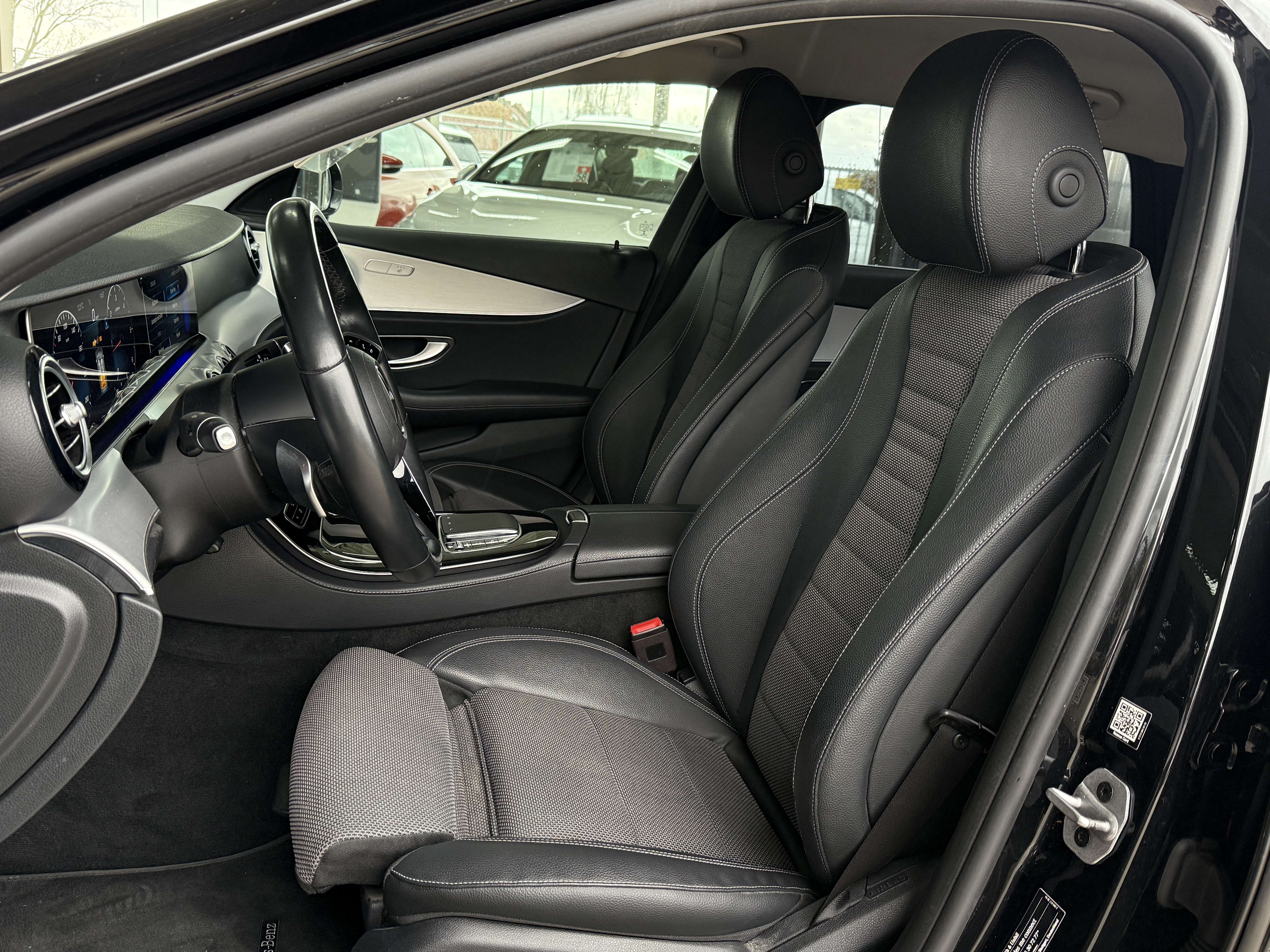 Mercedes-Benz E 200 E 200 d Business Solution AMG_NAVI_SEMICUIR_