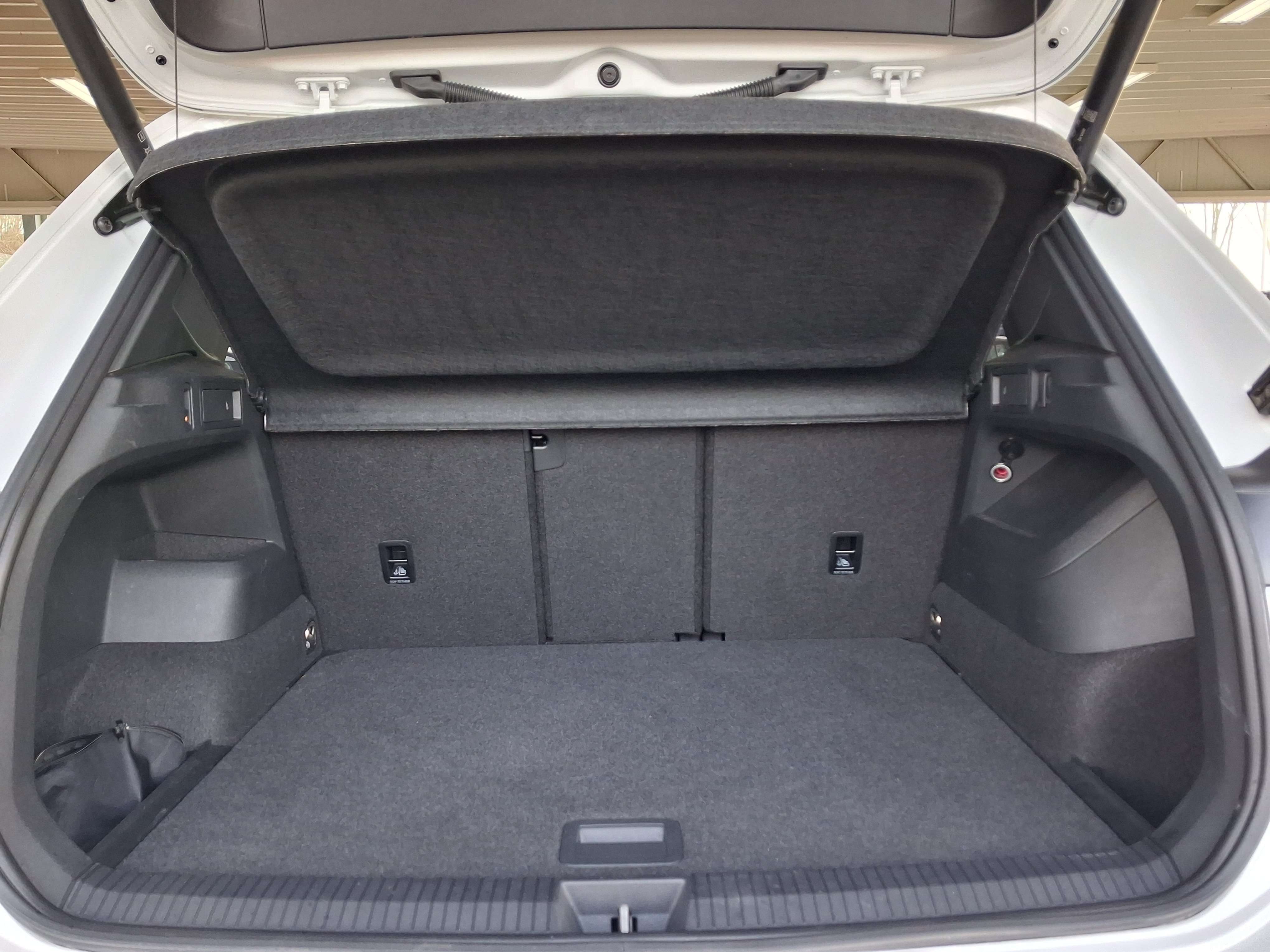 Volkswagen Tiguan Tiguan 2.0 TDI SCR R-Line DSG/1 ER PROP/22.700KMS/
