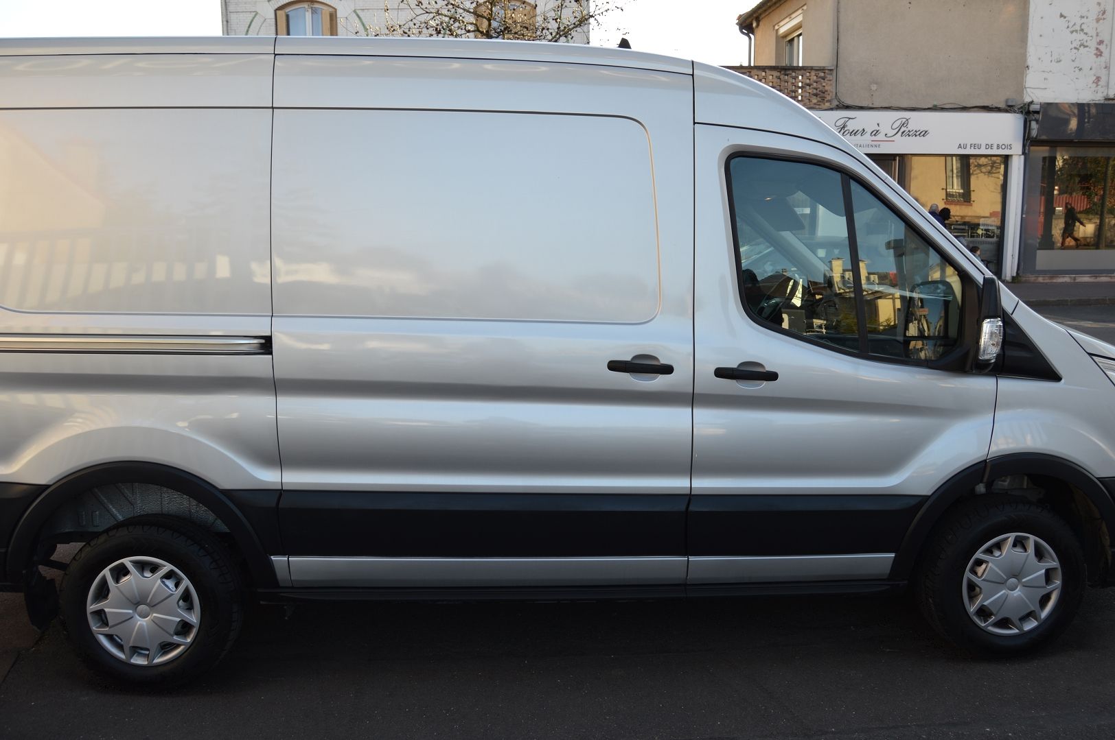 Ford TRANSIT 2T FG T330 L2H2 2.0 ECOBLUE 130CH S&S TREND BUSINESS