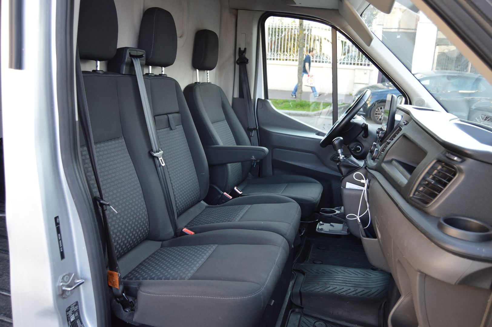 Ford TRANSIT 2T FG T330 L2H2 2.0 ECOBLUE 130CH S&S TREND BUSINESS