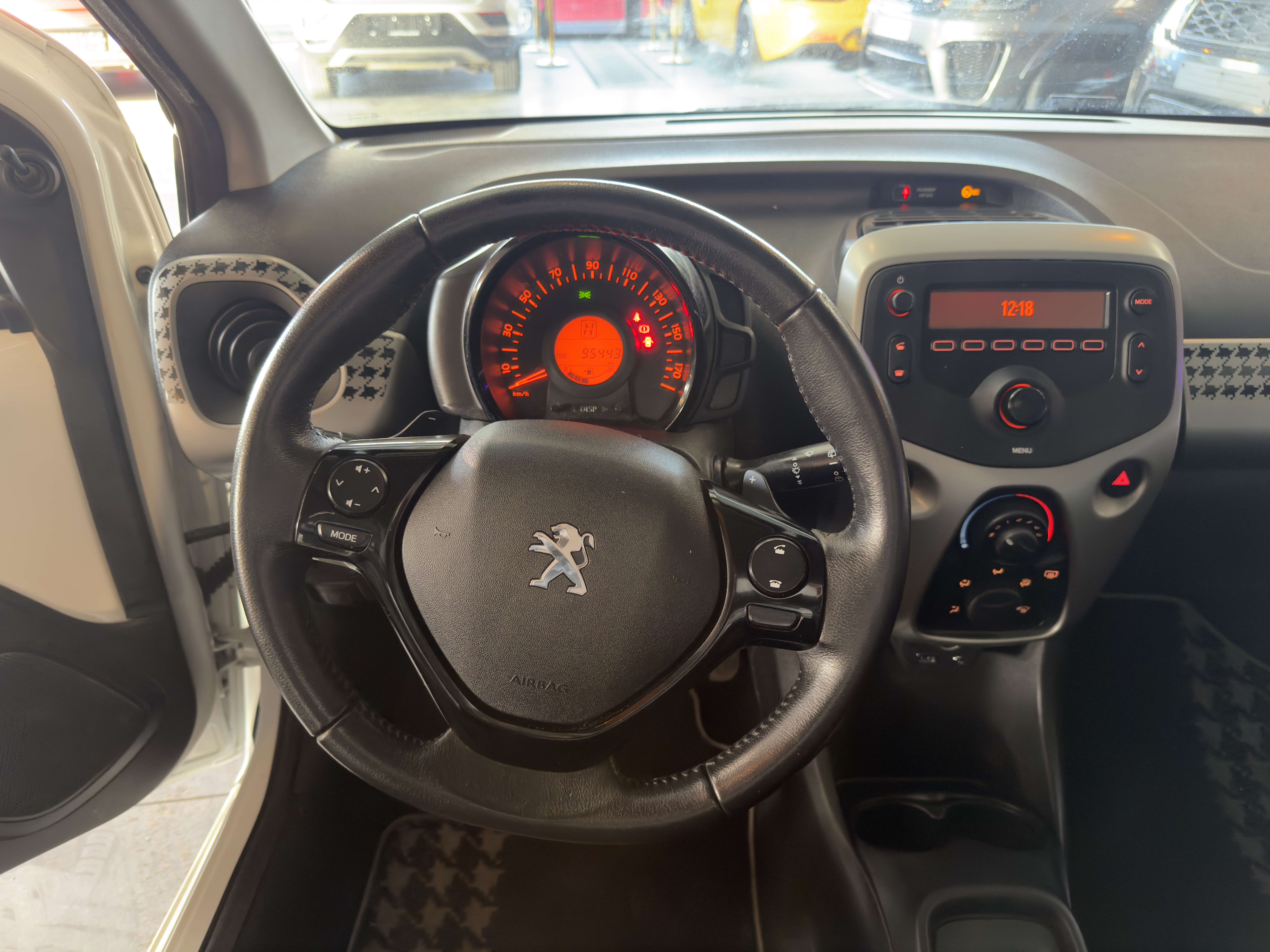 Peugeot 108 108 1.0 VTi Access/AUTOMATIQUE/12 mois de garantie