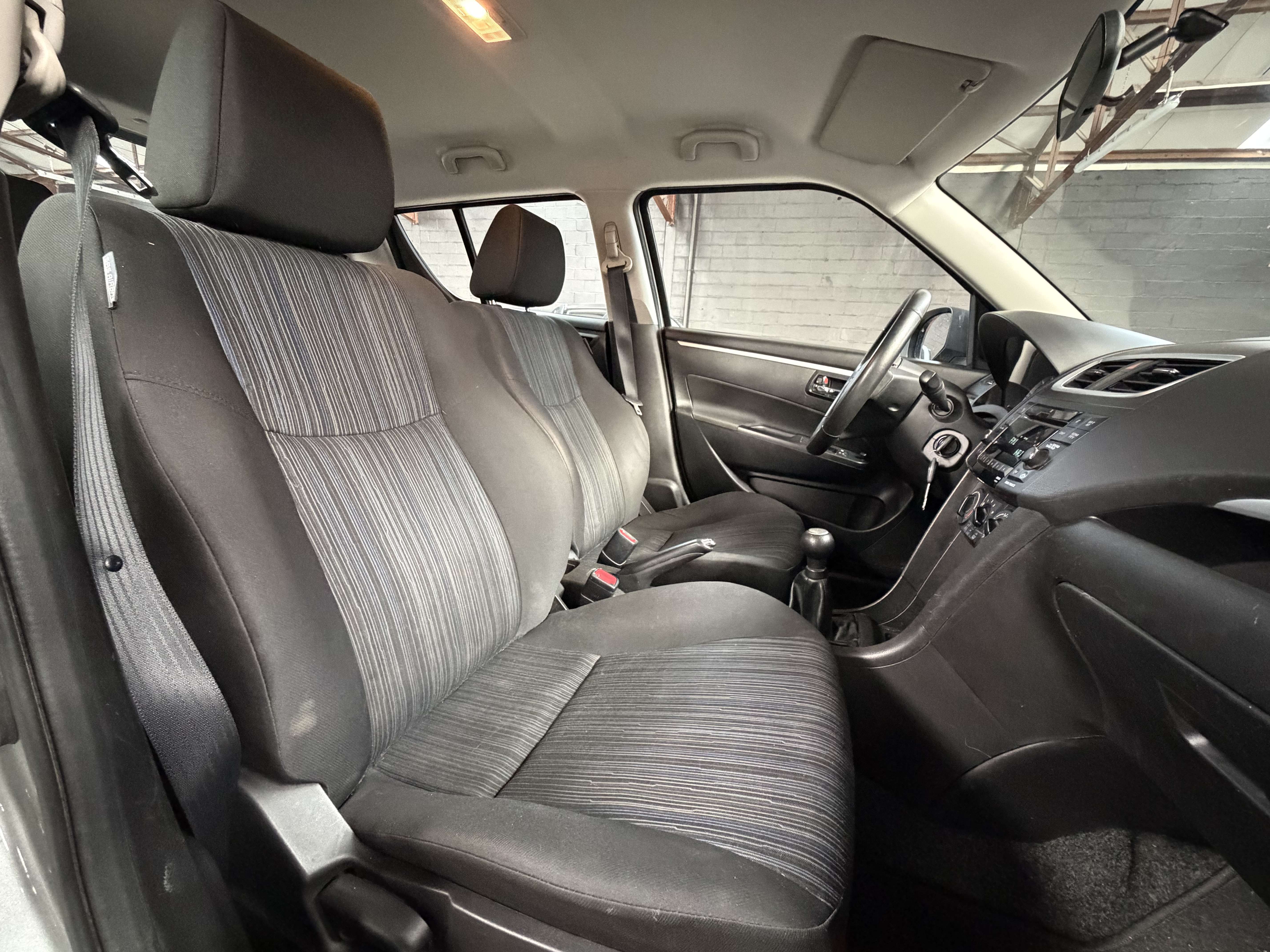 Suzuki Swift 1.3 D * GARANTIE 12 MOIS * CLIM * RADIO * USB