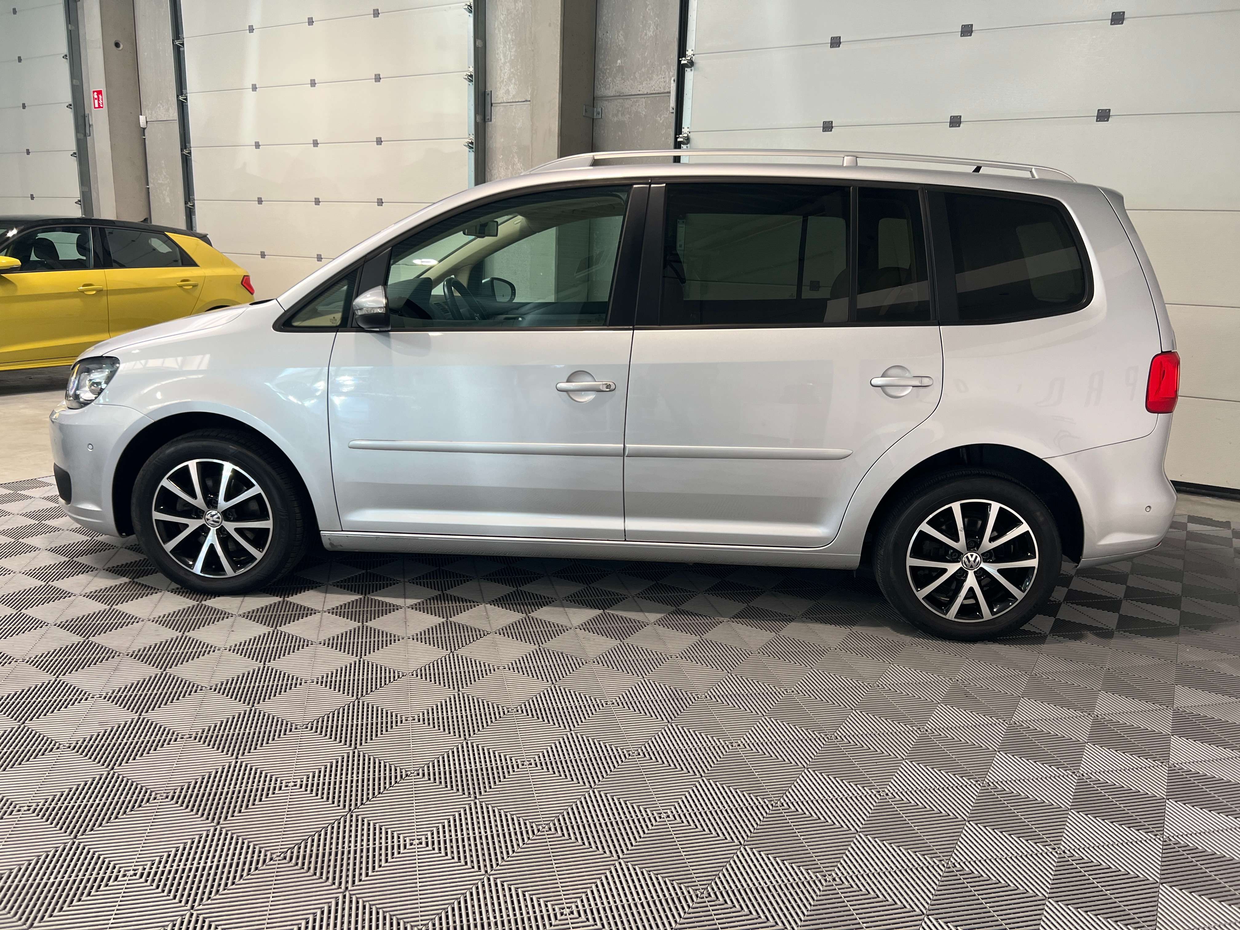 Volkswagen Touran 1.4 TSI Highline DSG/CLIM AUTO/ PDC AV+ARR+CAM/