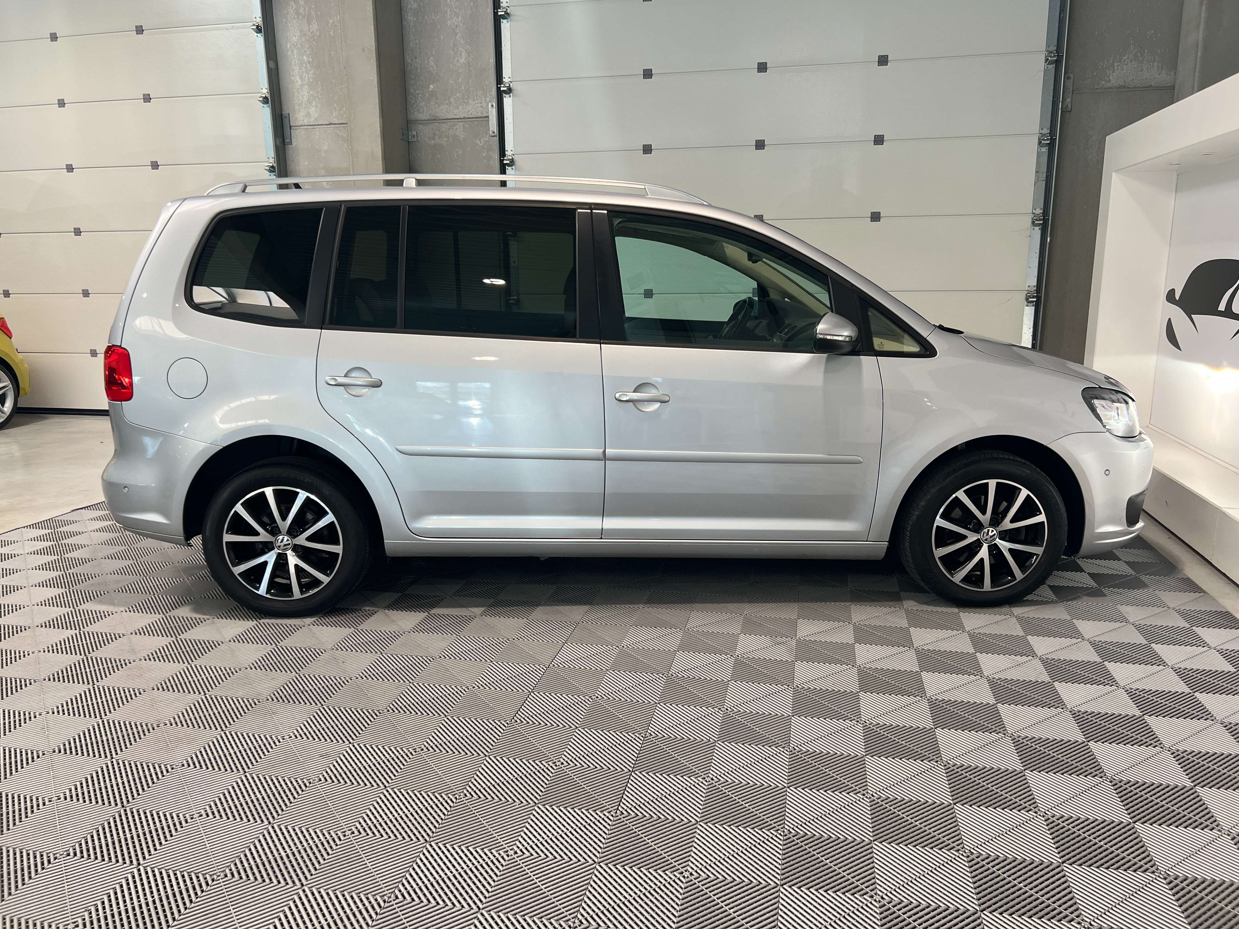 Volkswagen Touran 1.4 TSI Highline DSG/CLIM AUTO/ PDC AV+ARR+CAM/
