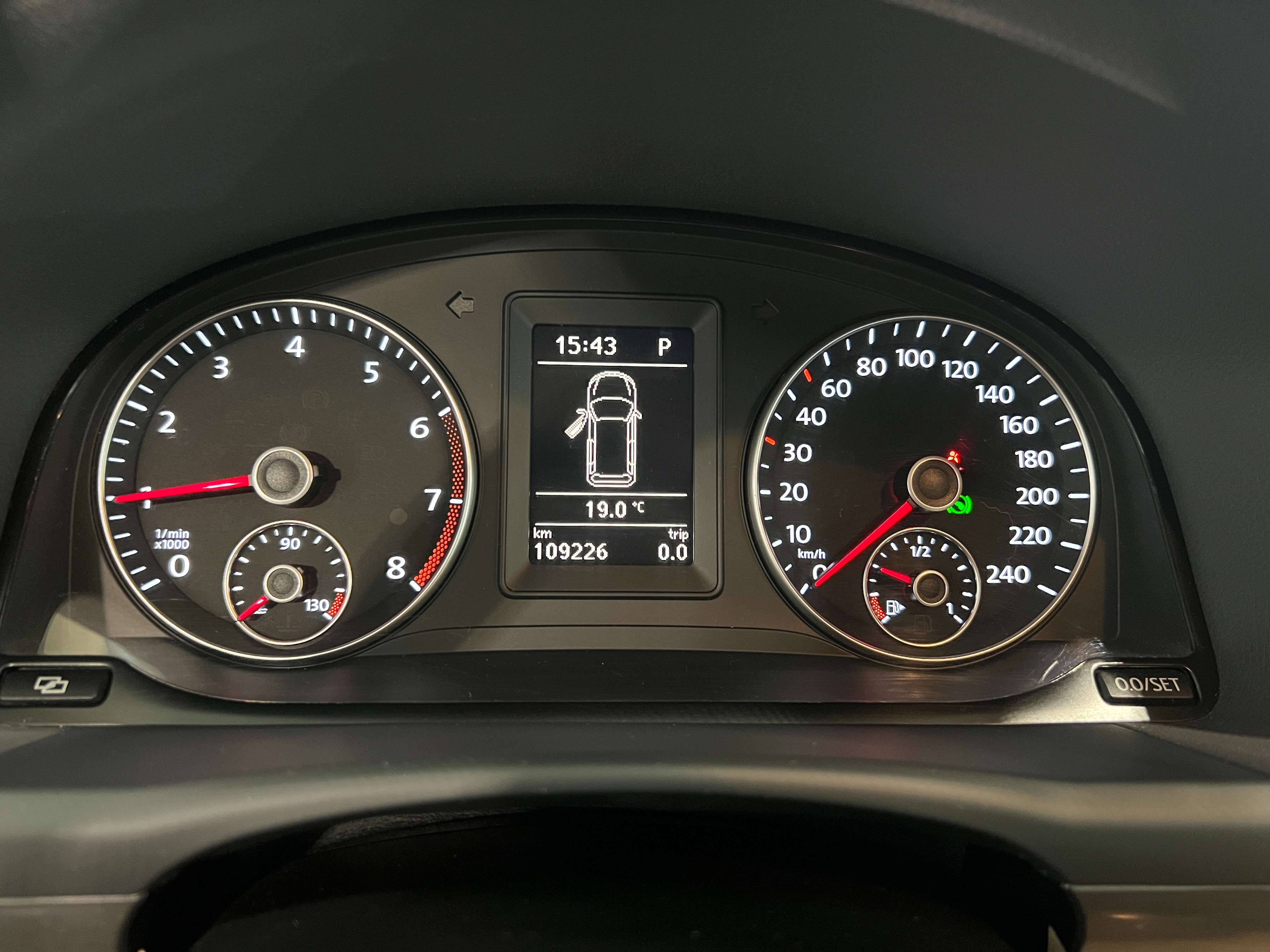 Volkswagen Touran 1.4 TSI Highline DSG/CLIM AUTO/ PDC AV+ARR+CAM/