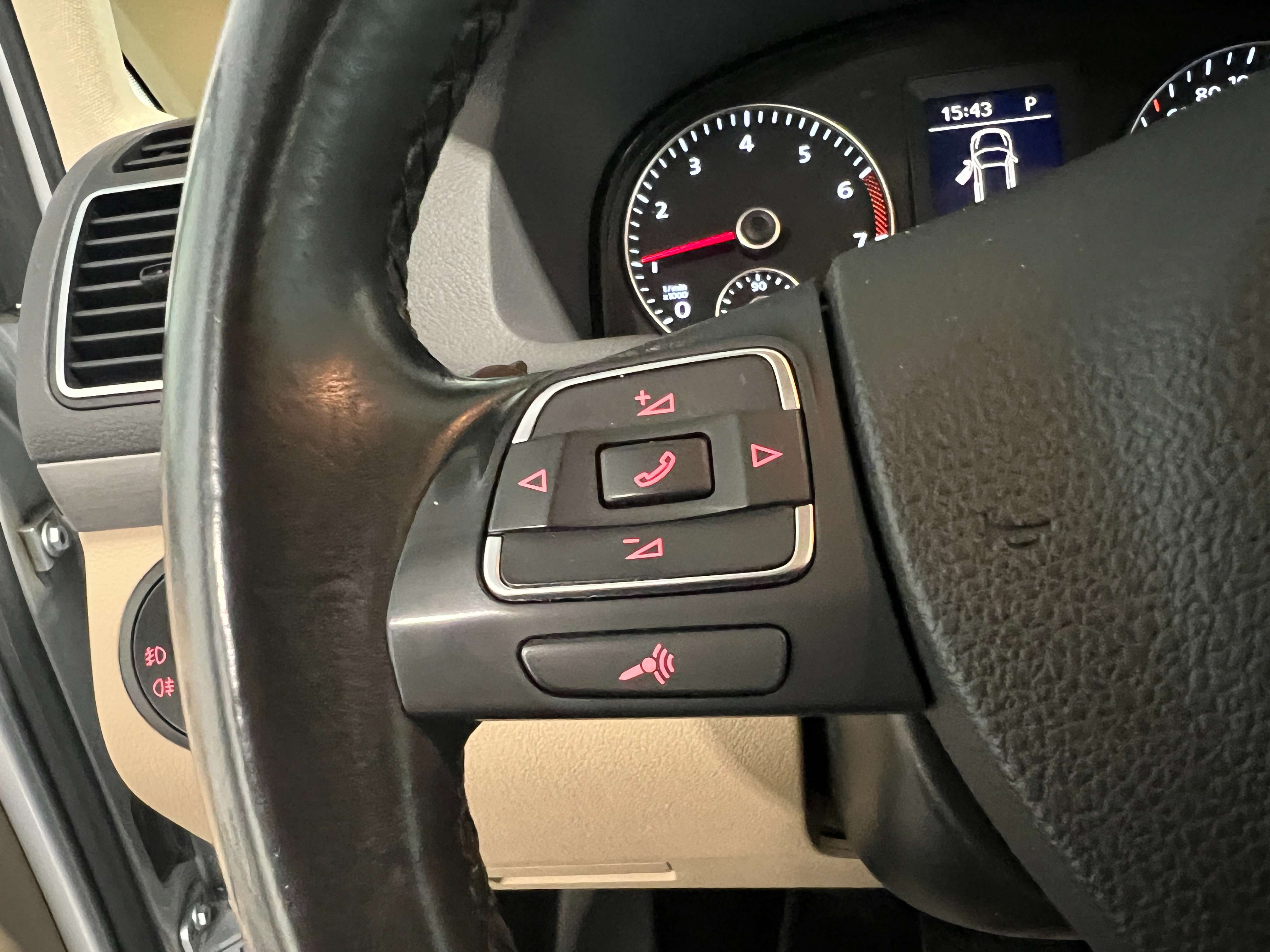 Volkswagen Touran 1.4 TSI Highline DSG/CLIM AUTO/ PDC AV+ARR+CAM/