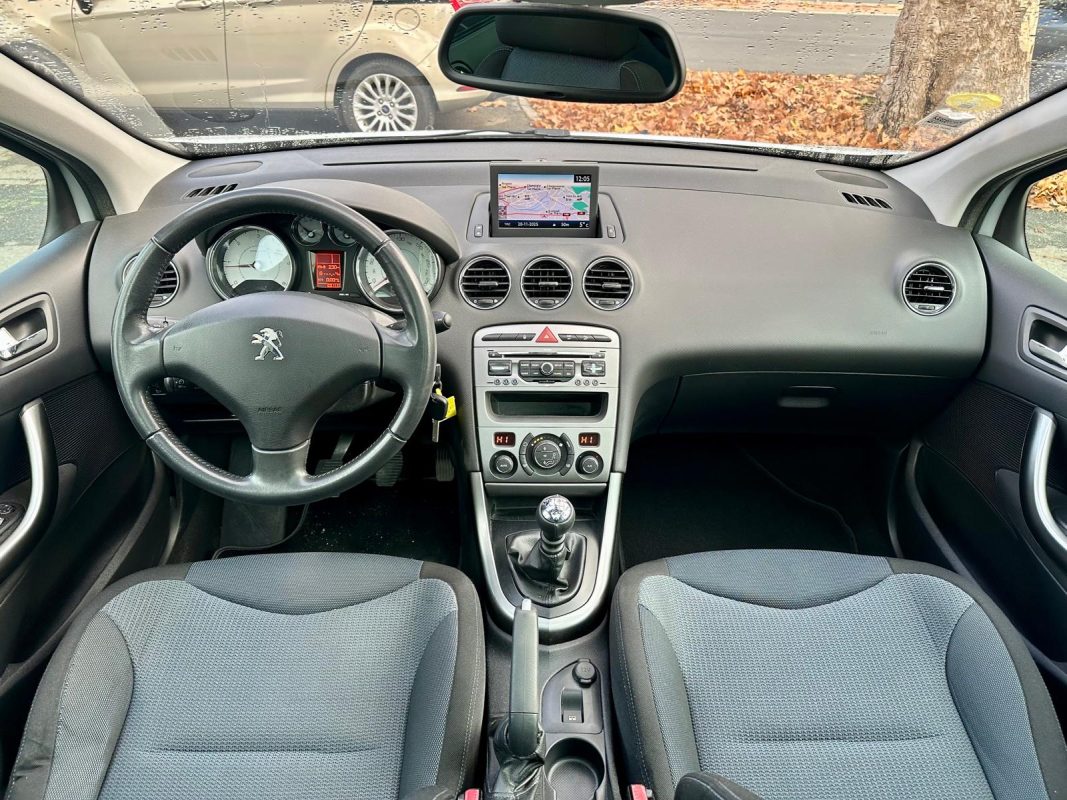 Peugeot 308 1.6 e-HDi 112 PACK FAMILY