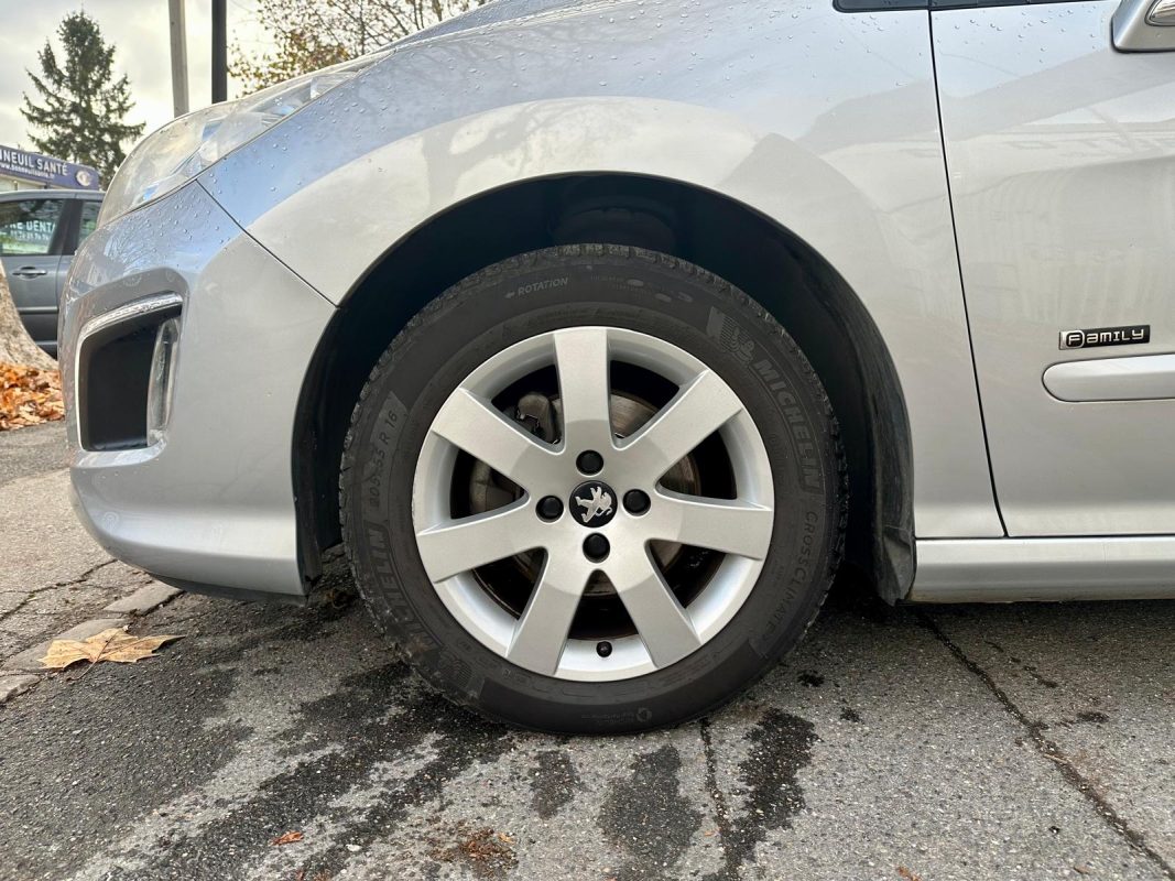 Peugeot 308 1.6 e-HDi 112 PACK FAMILY