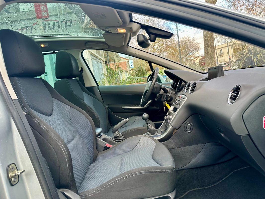 Peugeot 308 1.6 e-HDi 112 PACK FAMILY