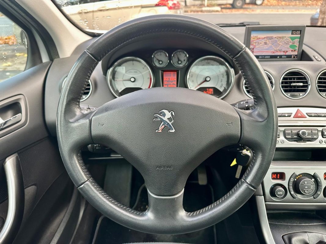 Peugeot 308 1.6 e-HDi 112 PACK FAMILY