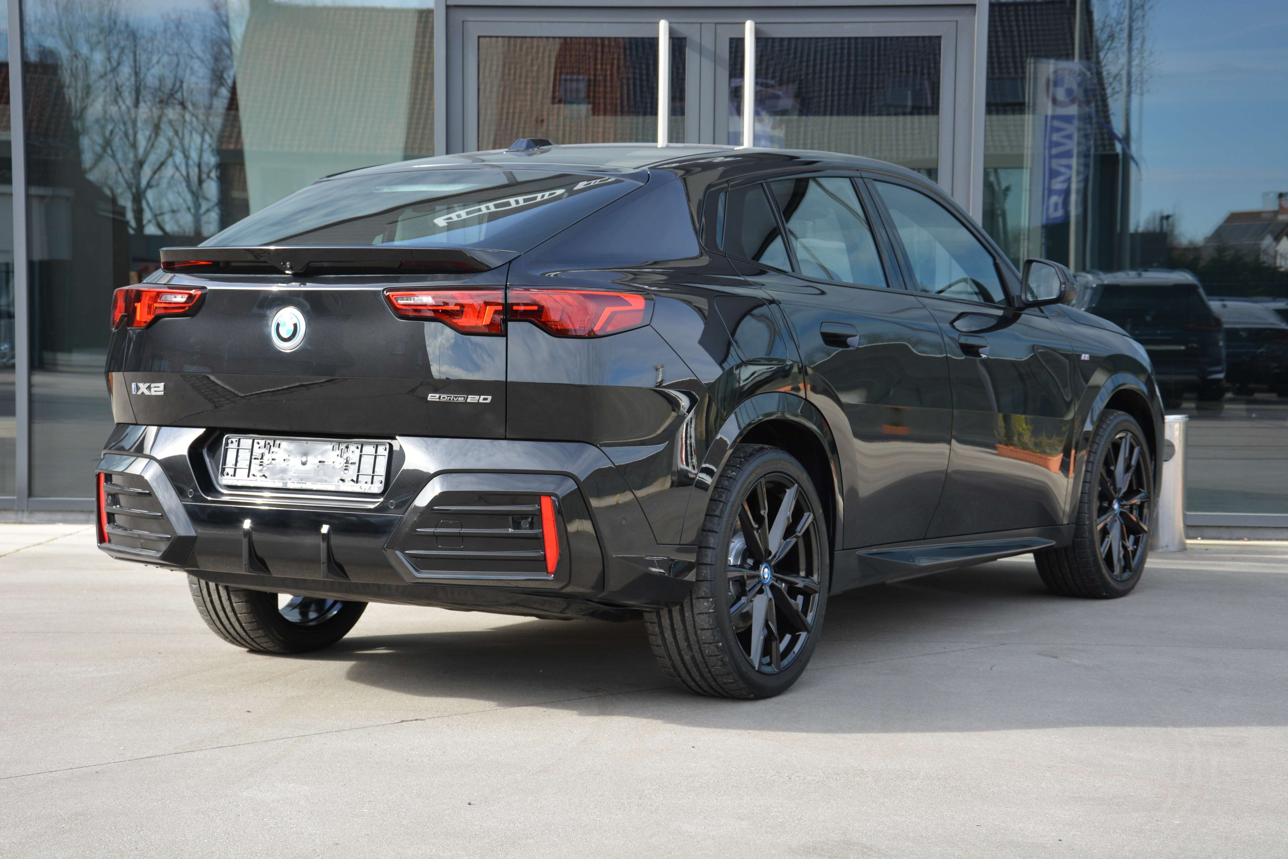 BMW iX2 eDrive20 M Sport/ Camera360°/ LED/ Keyless