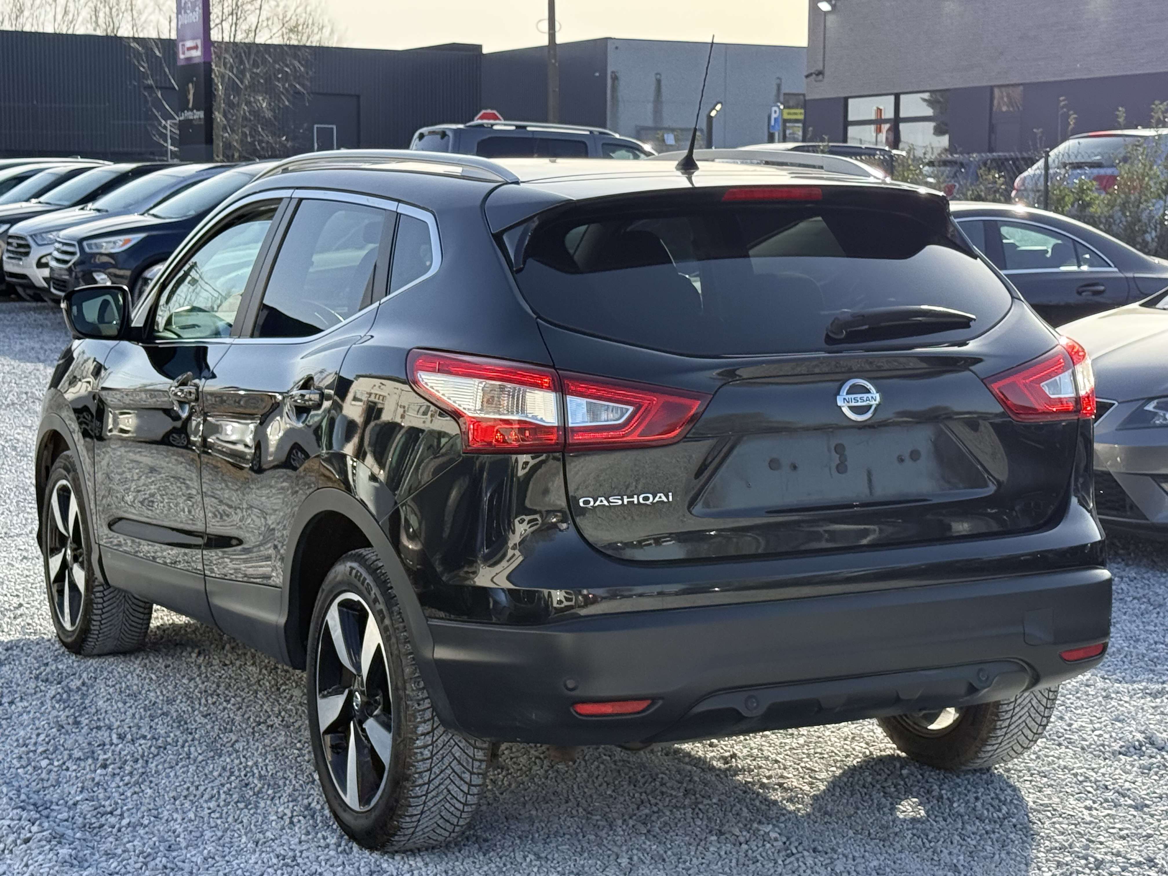 Nissan Qashqai Qashqai 1.2 DIG-T 2WD - Automatique - full Carnet