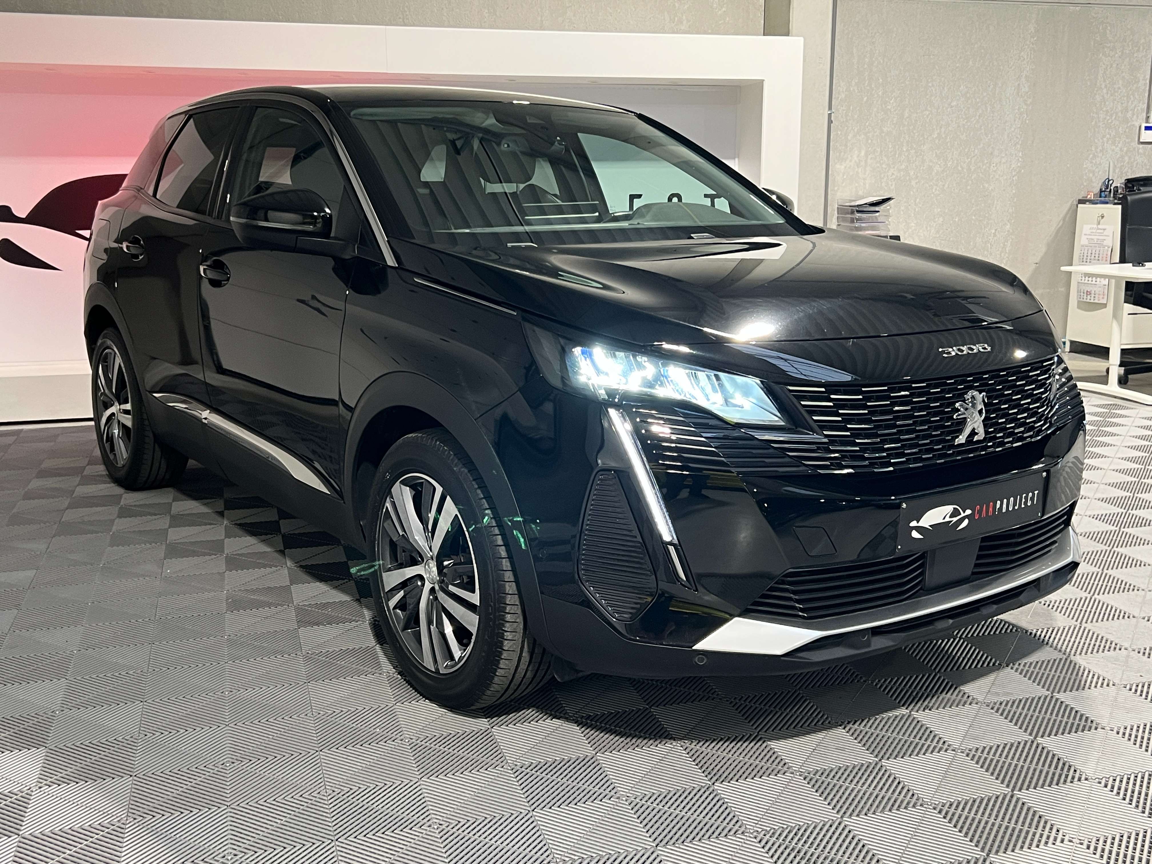 Peugeot 3008 1.2i Allure/GPS/FULL LED/ CARPLAY/PDC AV+ARR+CAM/