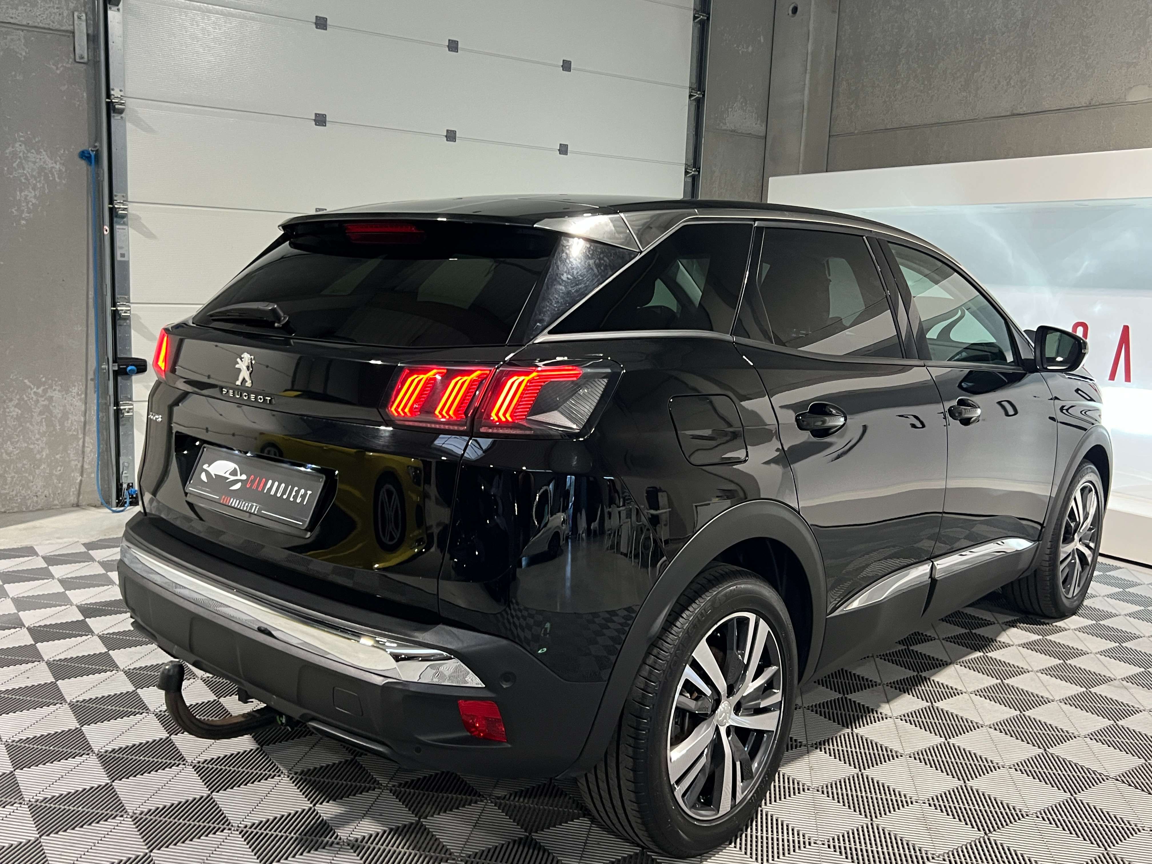 Peugeot 3008 1.2i Allure/GPS/FULL LED/ CARPLAY/PDC AV+ARR+CAM/