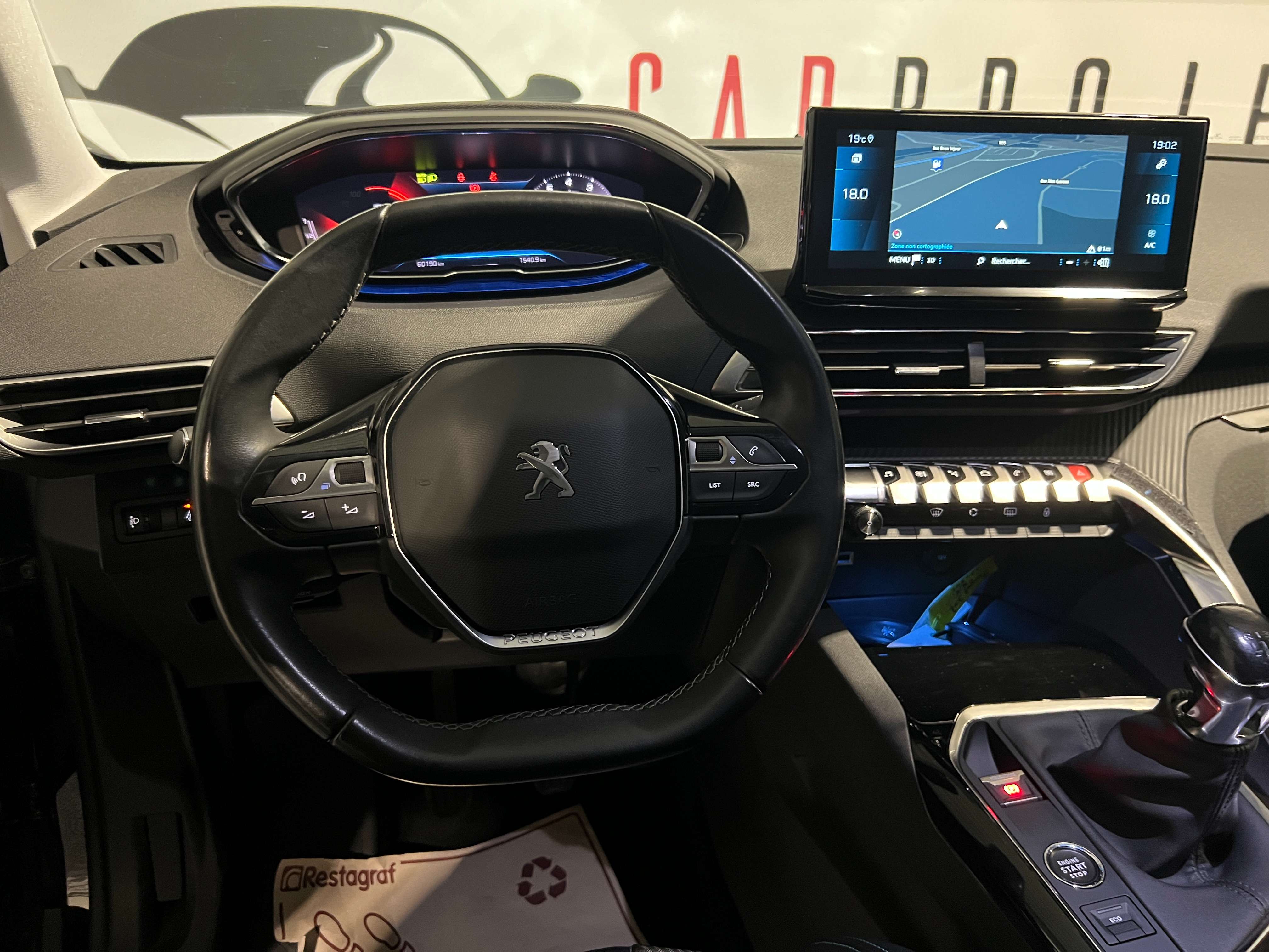 Peugeot 3008 1.2i Allure/GPS/FULL LED/ CARPLAY/PDC AV+ARR+CAM/