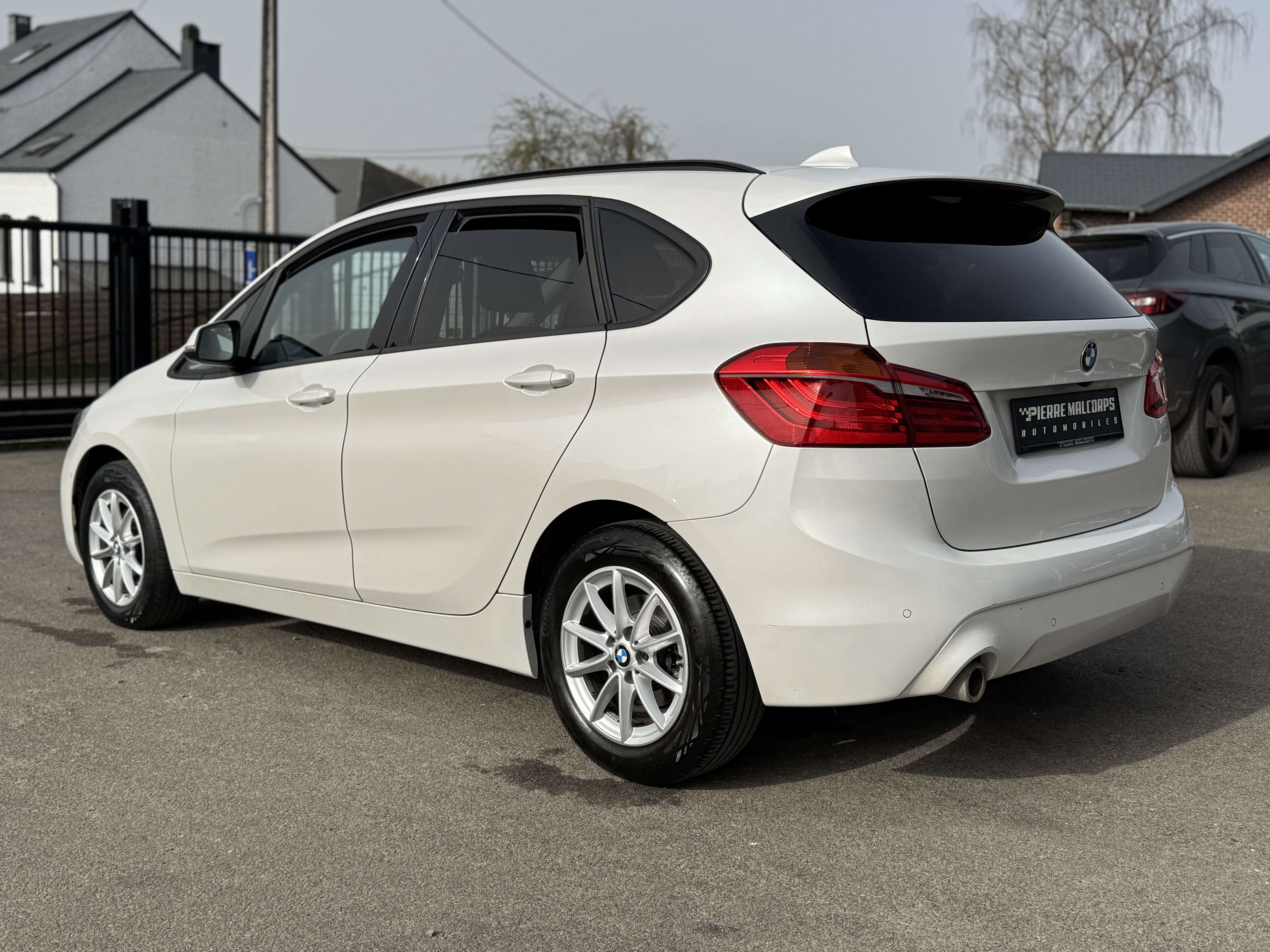 BMW 218 Active Tourer / NAV / PANO / LED / BLUETOOTH
