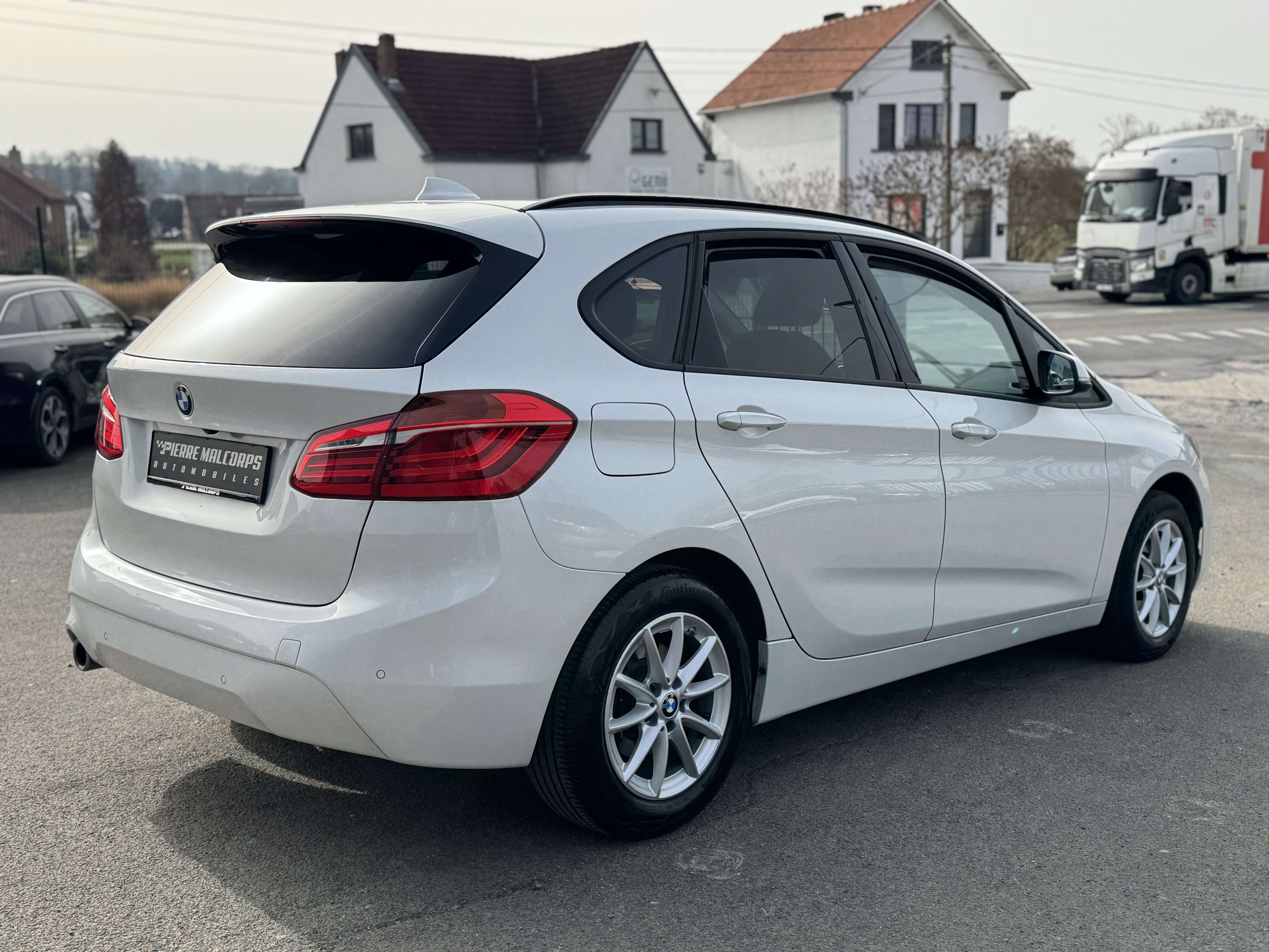 BMW 218 Active Tourer / NAV / PANO / LED / BLUETOOTH