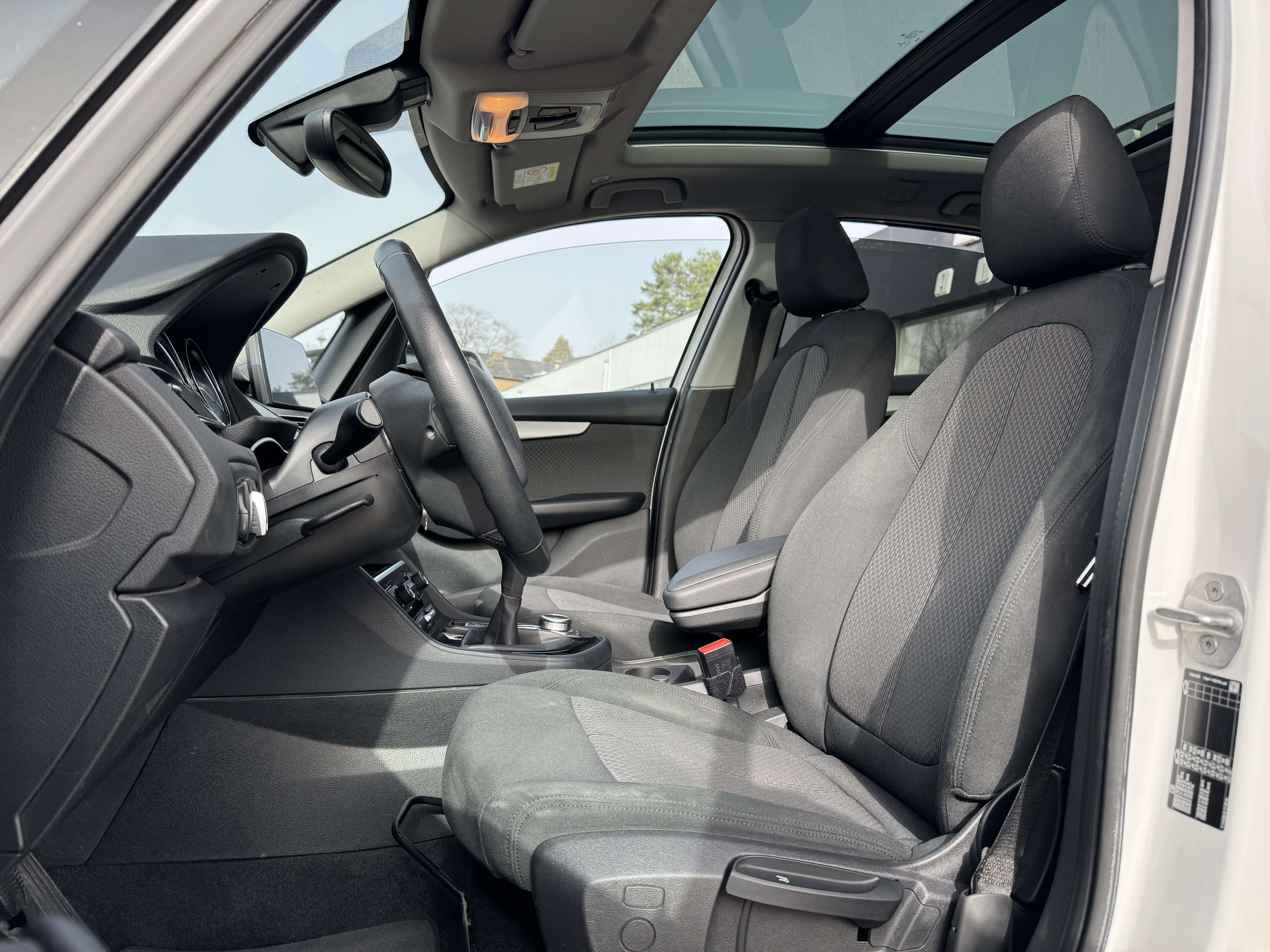 BMW 218 Active Tourer / NAV / PANO / LED / BLUETOOTH