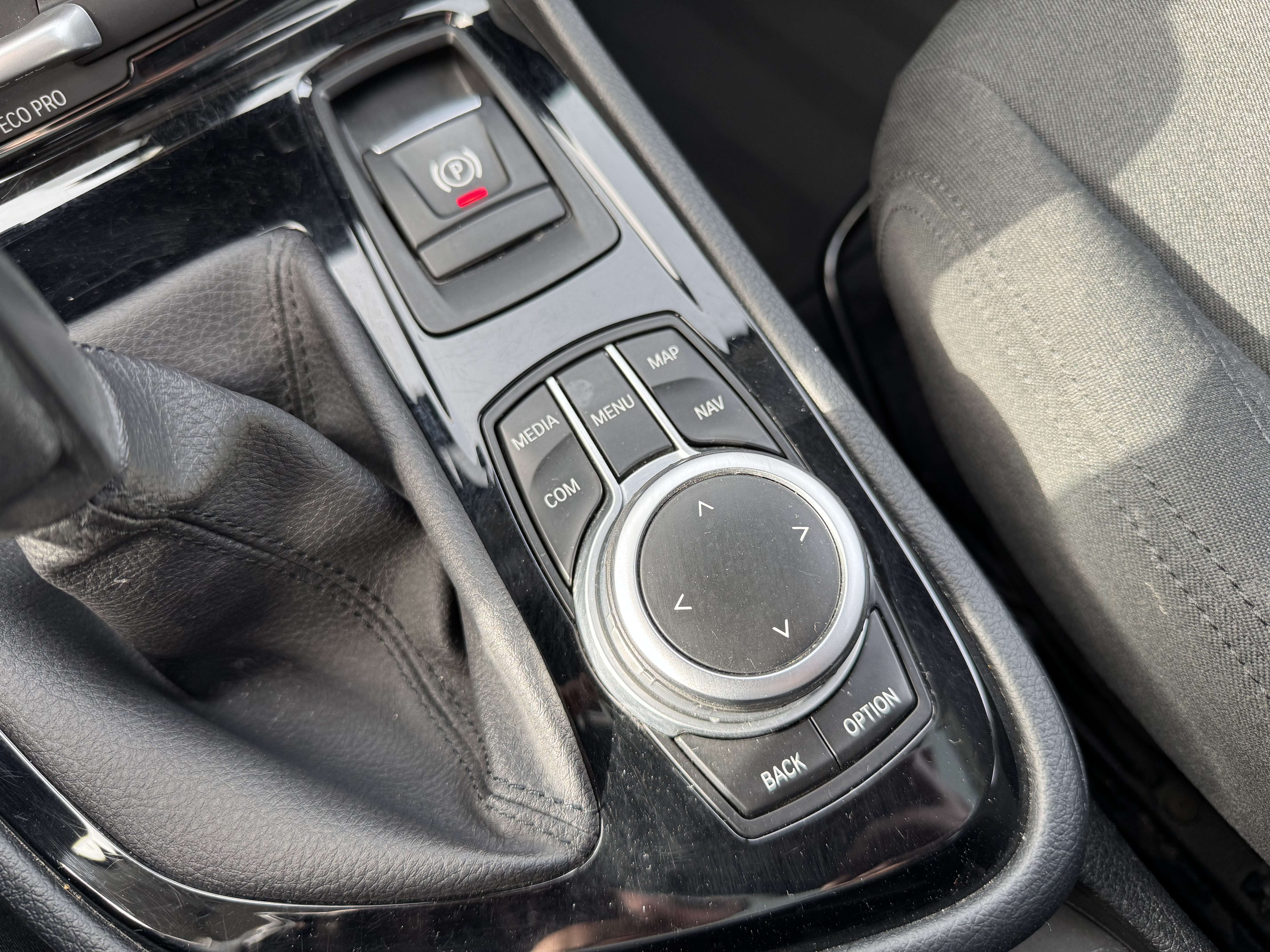 BMW 218 Active Tourer / NAV / PANO / LED / BLUETOOTH