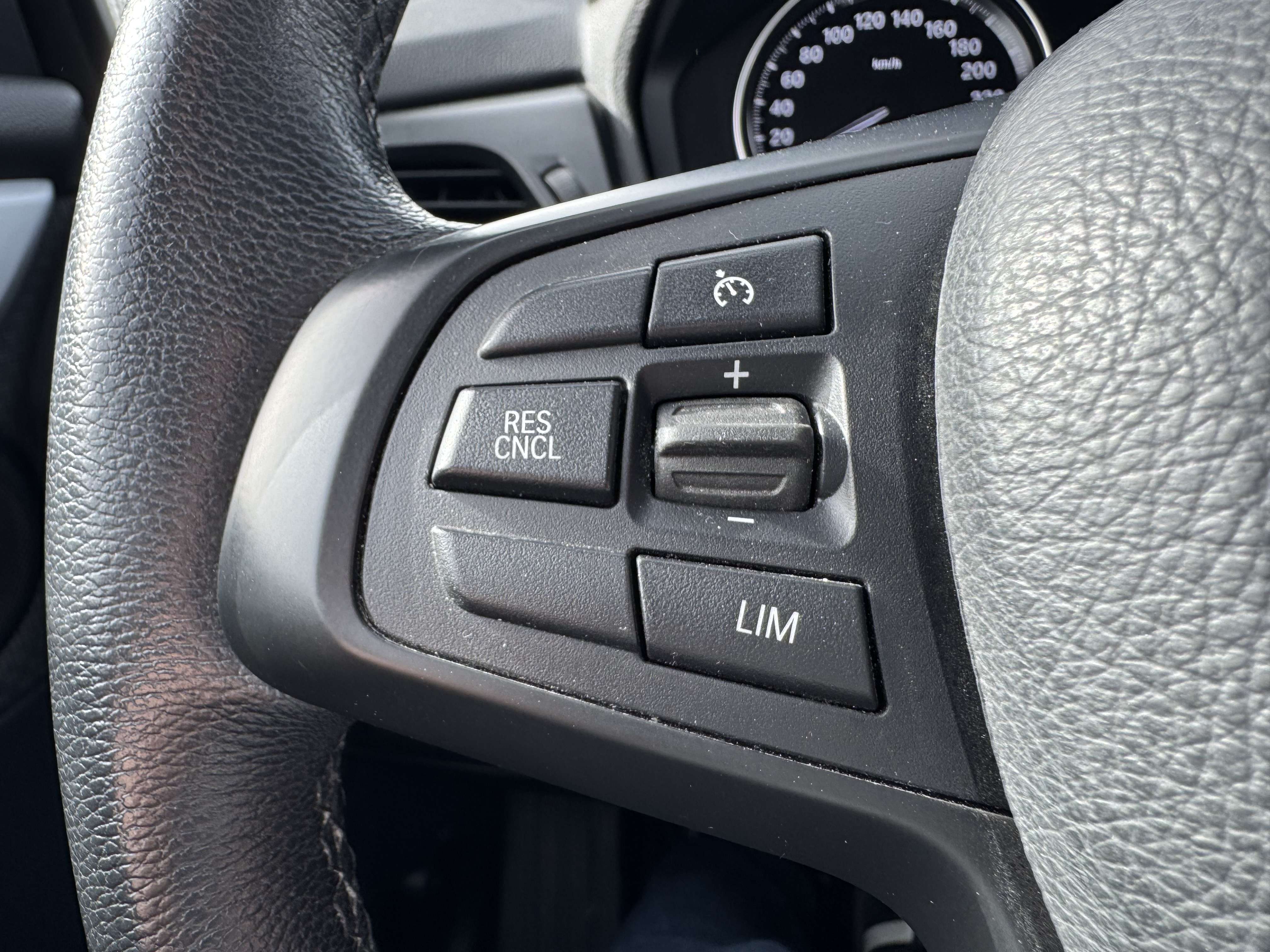 BMW 218 Active Tourer / NAV / PANO / LED / BLUETOOTH