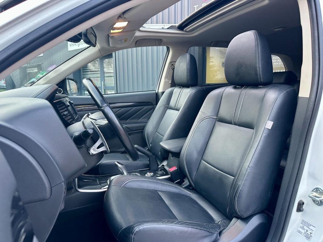 Mitsubishi Outlander 2.0I 200 PHEV Hybride rechargeable Essence Instyle - 2016 75 000 km Garantie