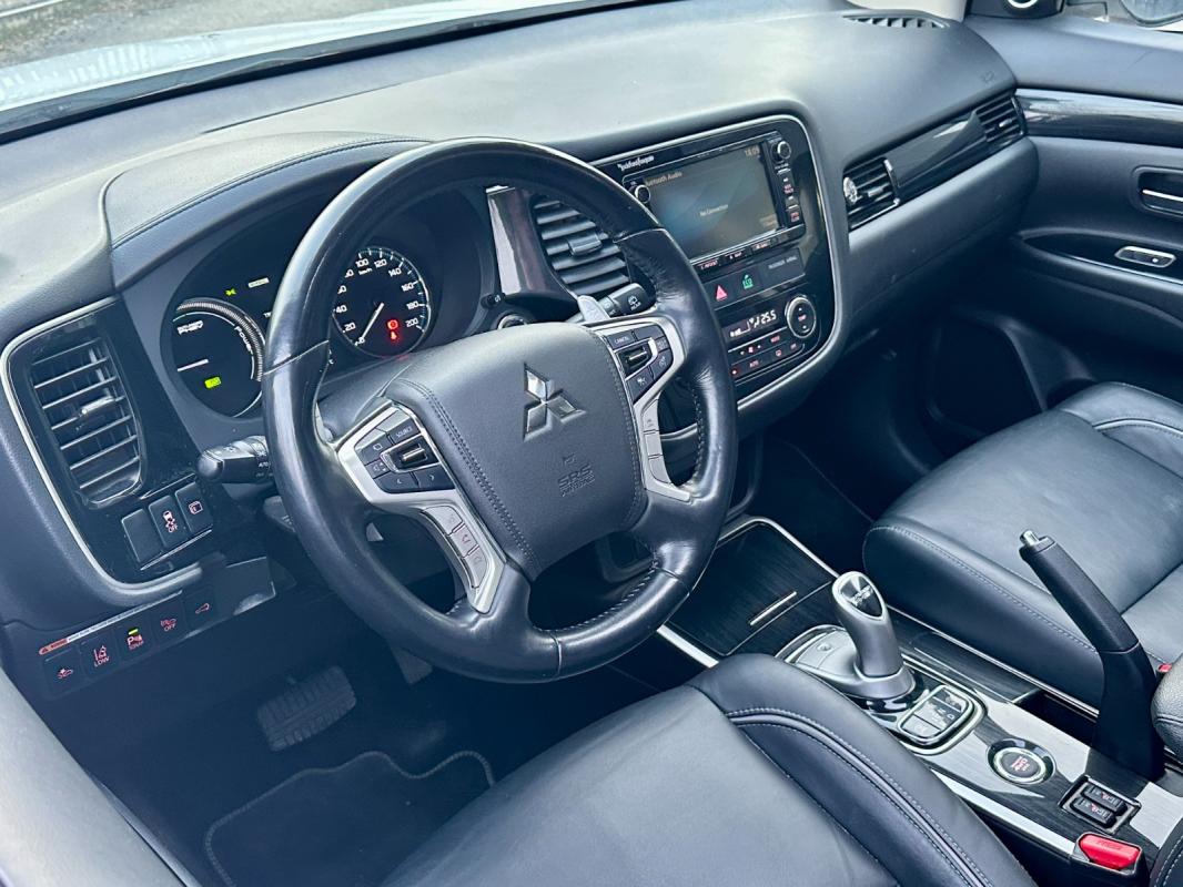 Mitsubishi Outlander 2.0I 200 PHEV Hybride rechargeable Essence Instyle - 2016 75 000 km Garantie