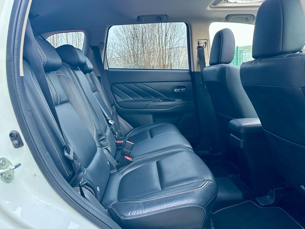 Mitsubishi Outlander 2.0I 200 PHEV Hybride rechargeable Essence Instyle - 2016 75 000 km Garantie