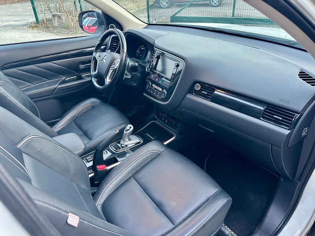 Mitsubishi Outlander 2.0I 200 PHEV Hybride rechargeable Essence Instyle - 2016 75 000 km Garantie