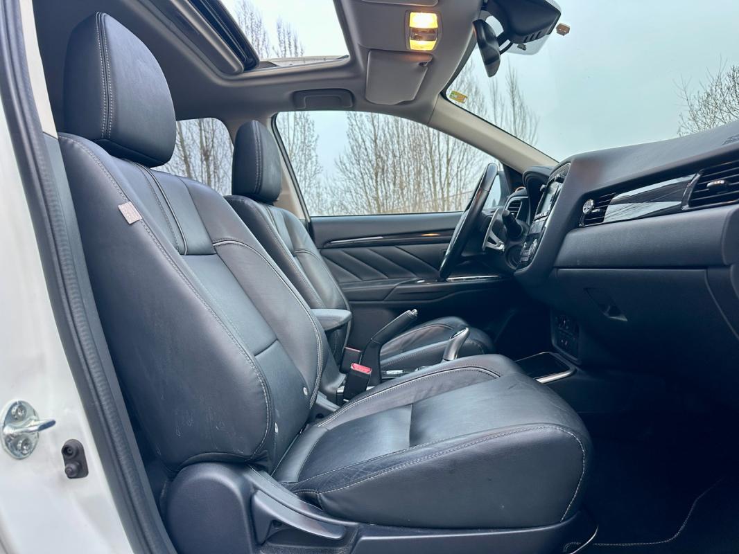 Mitsubishi Outlander 2.0I 200 PHEV Hybride rechargeable Essence Instyle - 2016 75 000 km Garantie