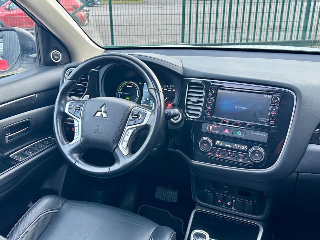 Mitsubishi Outlander 2.0I 200 PHEV Hybride rechargeable Essence Instyle - 2016 75 000 km Garantie