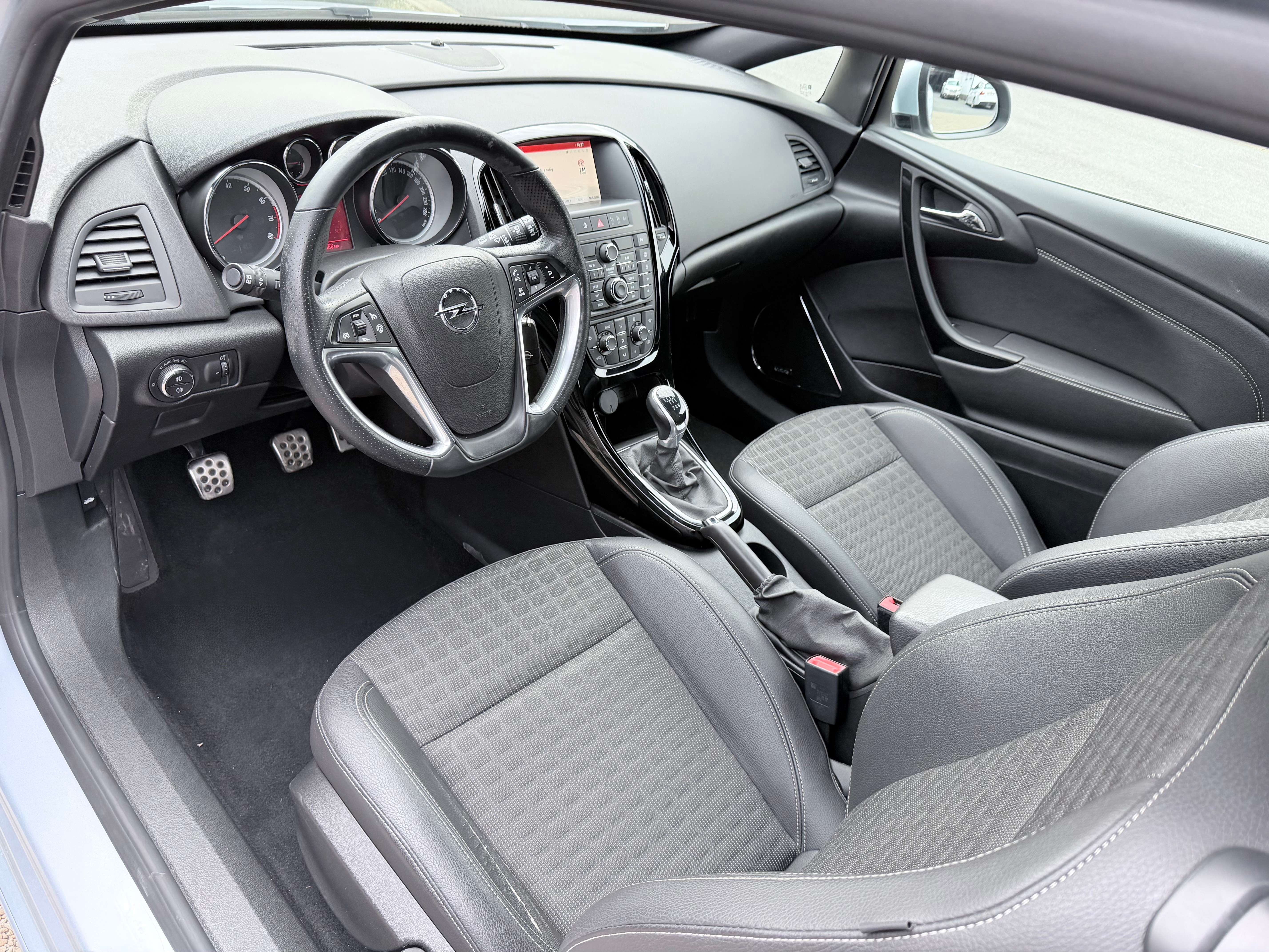 Opel Astra GTC 1.4 Turbo OPC-Line 1steHAND/1MAIN