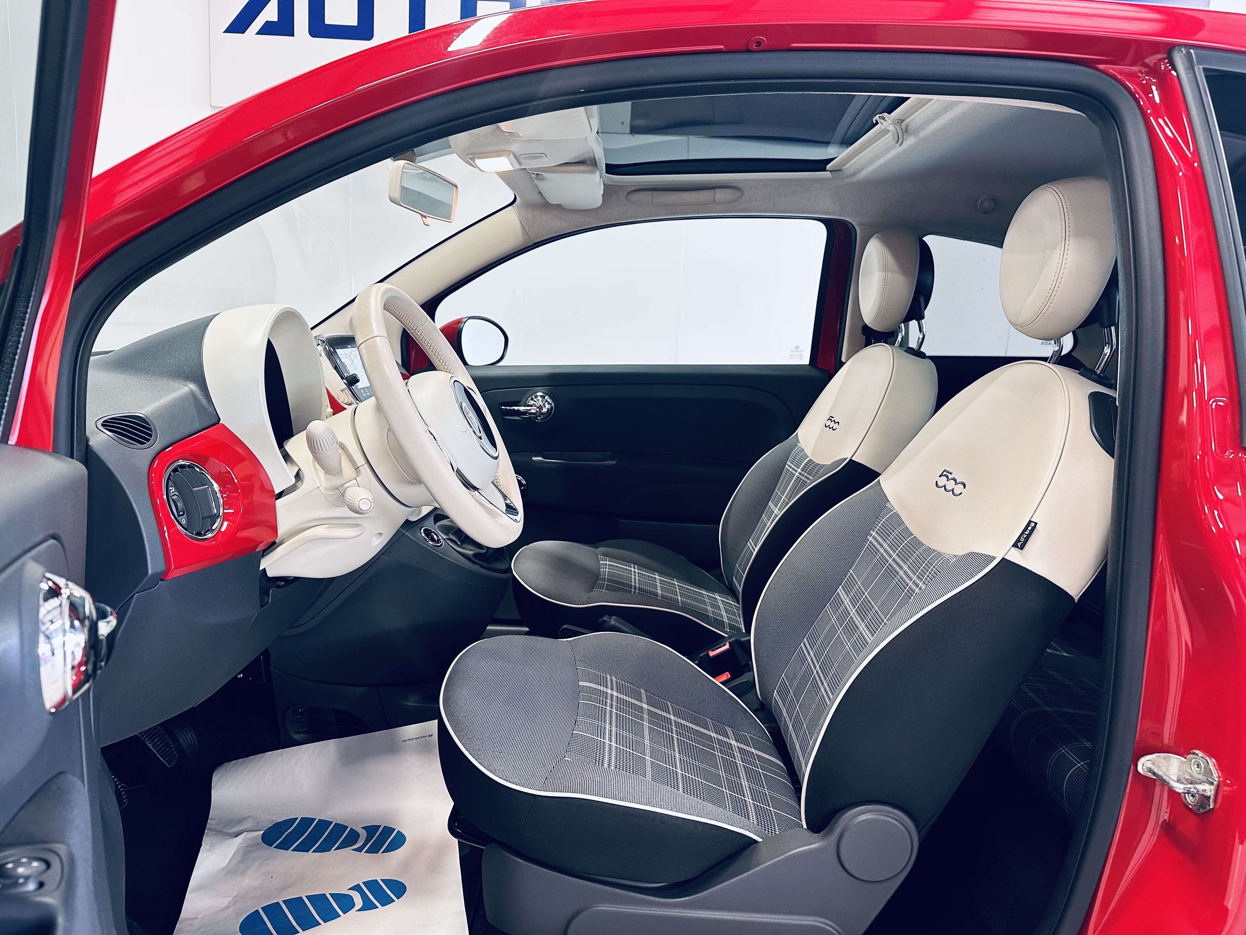 Fiat 500 1.2i TOIT PANO CRUISE CARPLAY 1ER PROPRIETAIRE