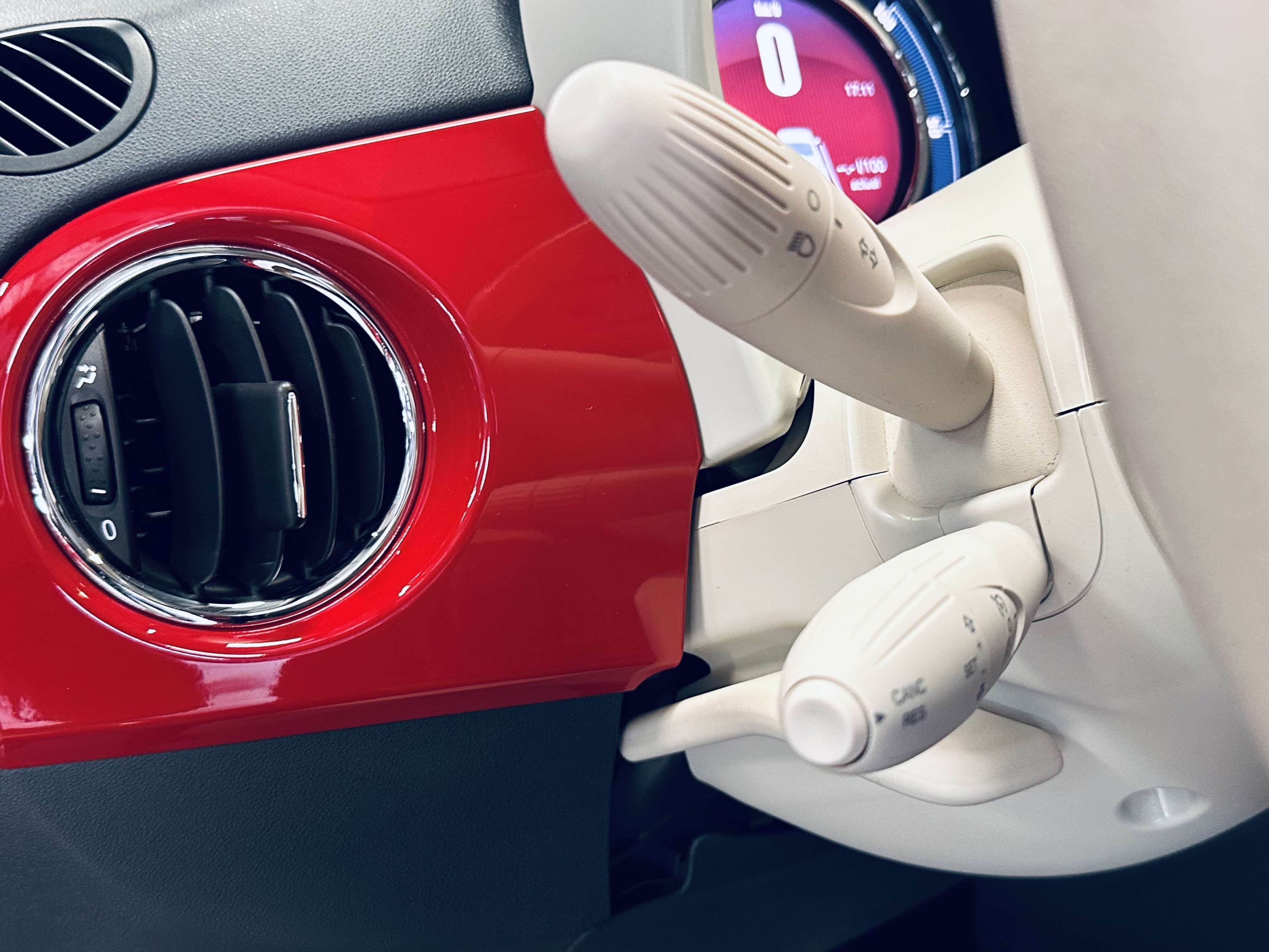 Fiat 500 1.2i TOIT PANO CRUISE CARPLAY 1ER PROPRIETAIRE