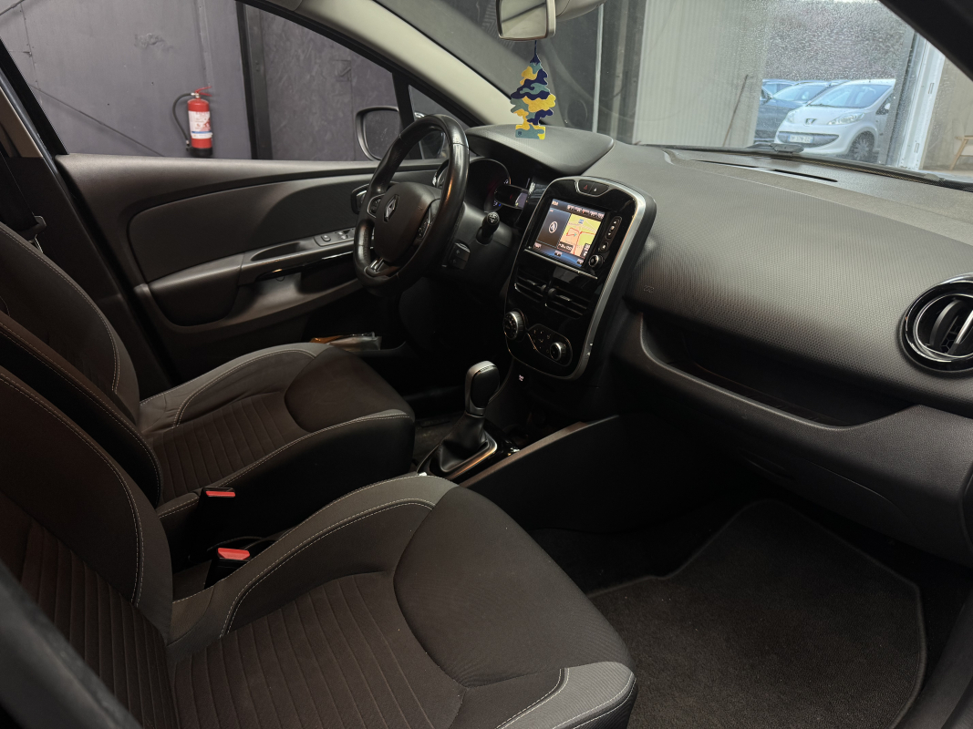 Renault Clio IV TCe 120 Intens EDC